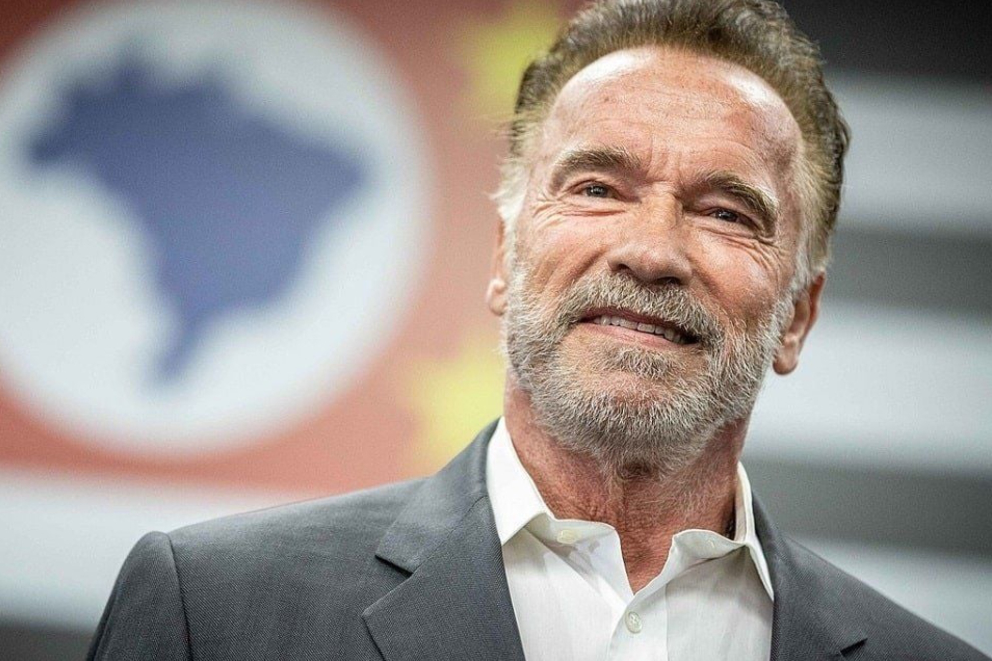 Schwarzenegger lucha contra su pasado nazi: "Mi padre y muchos otros hombres fueron absorbidos por un sistema de odio...".