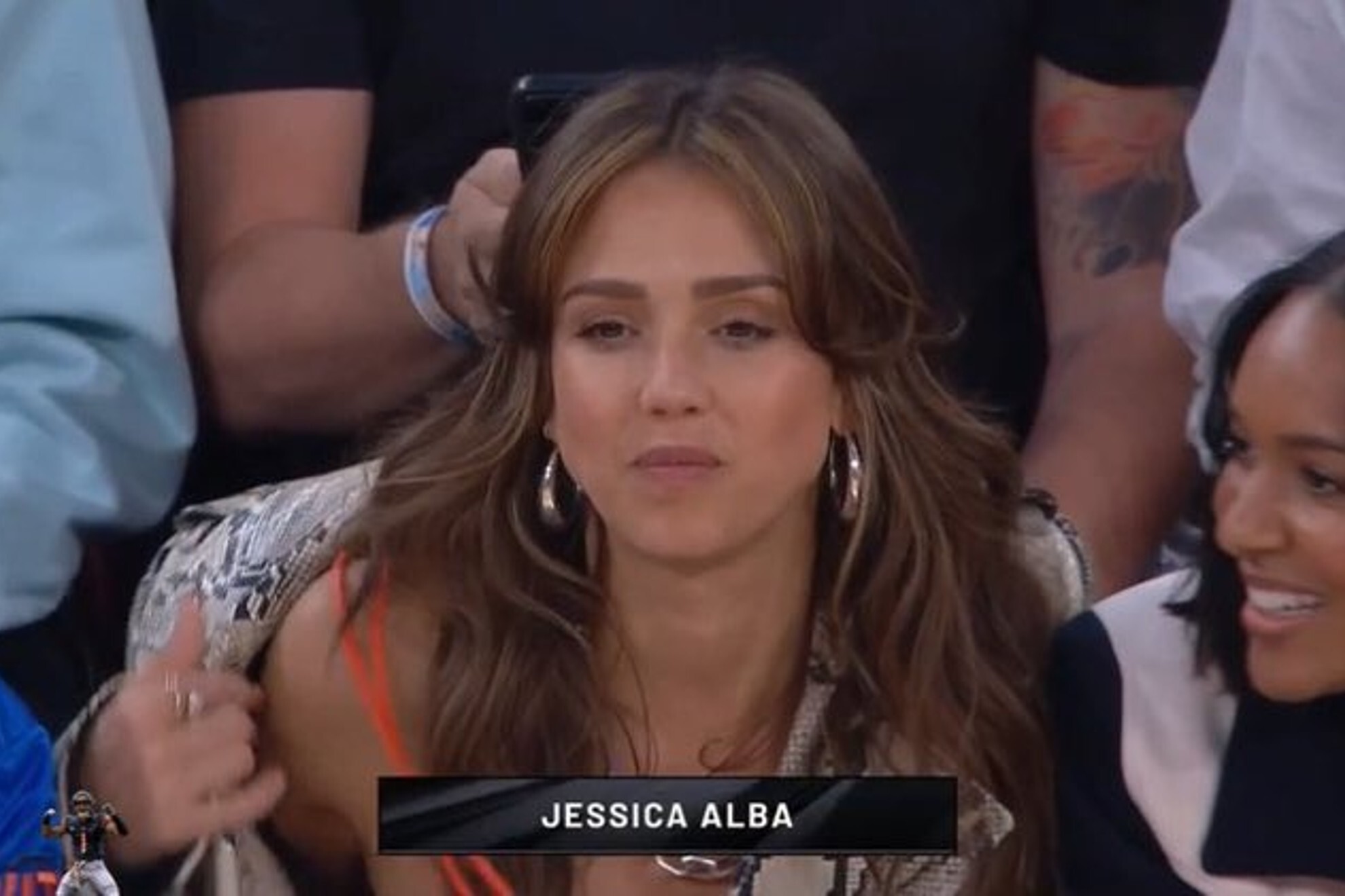 Warriors fan Jessica Alba makes surprise appearance at Knicks vs. Heat Game 2 with comedians Chris Rock, Dave Chappelle and Tracy Morgan