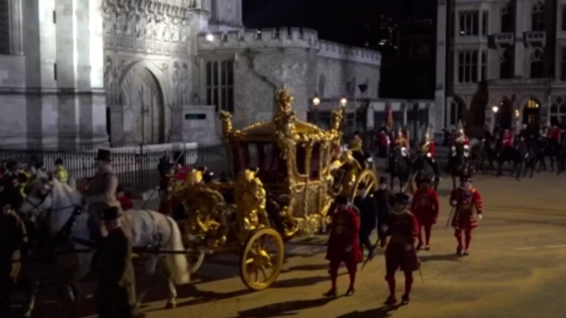 King Charles noisy nighttime Coronation rehearsal keeps Londoners awake