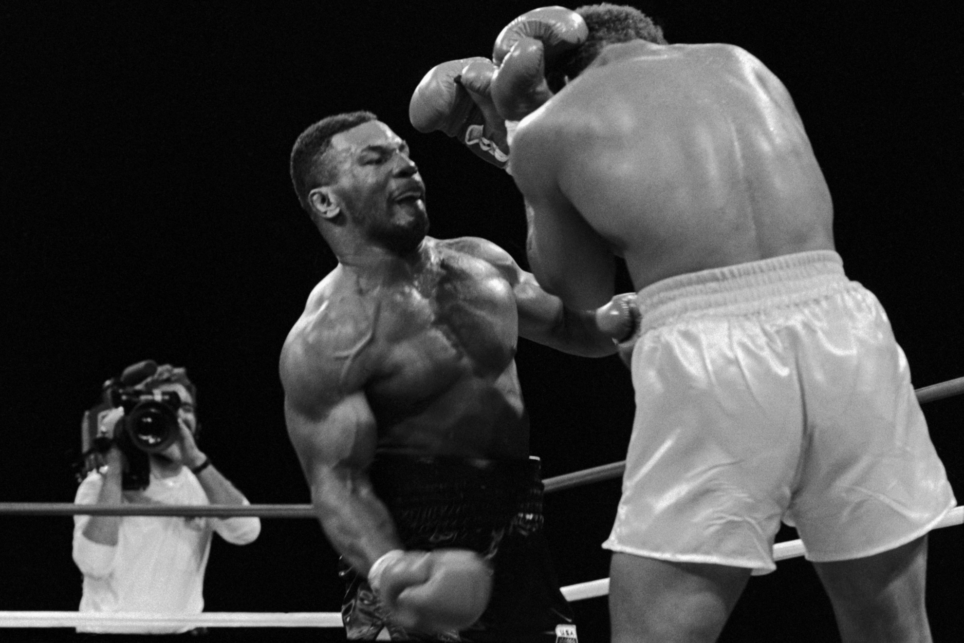 Mike Tyson against Pinklon Thomas.