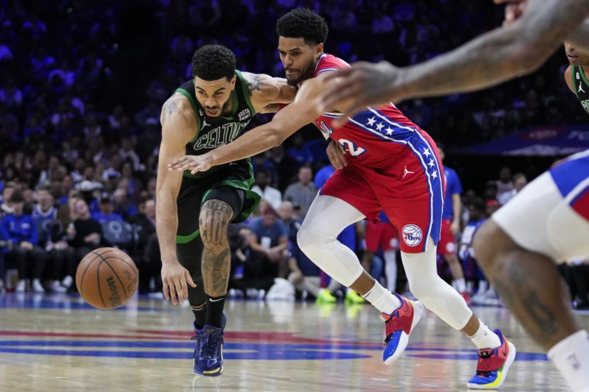 Tatum toma Philadelphia y devuelve el factor cancha a los Celtics