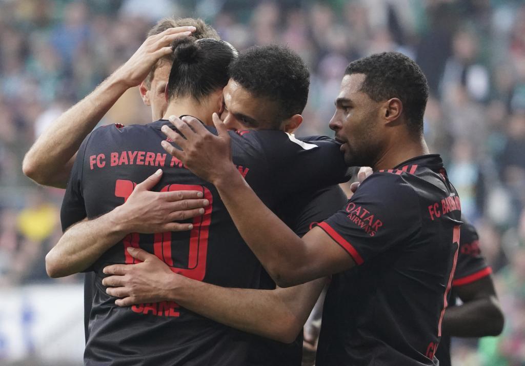 Sané, Gnabry y Musiala celebrando el 0-2 del Bayern