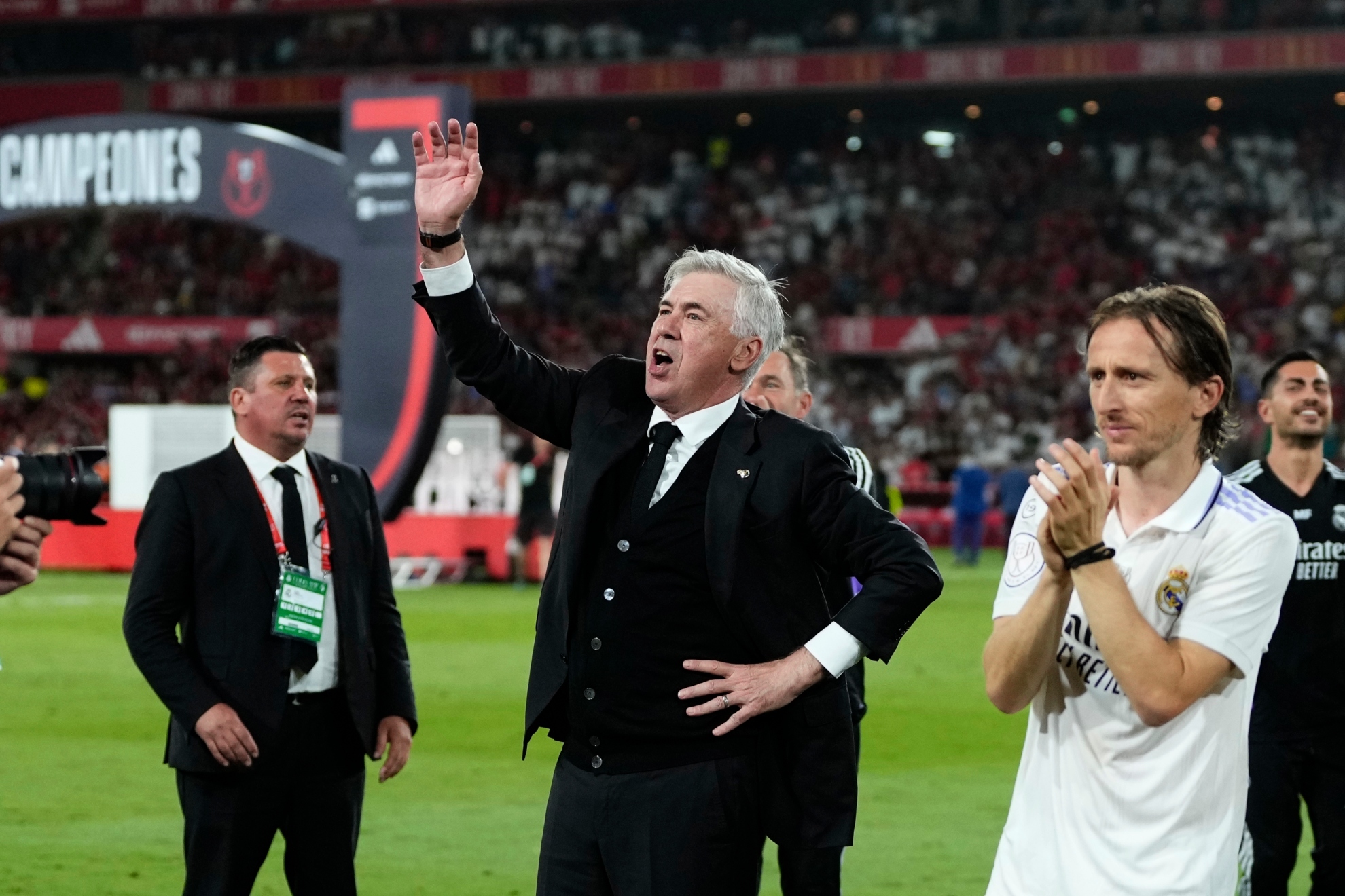 Ancelotti celebra el ttulo de Copa ganado por el Madrid ante Osasuna/CHEMA REY