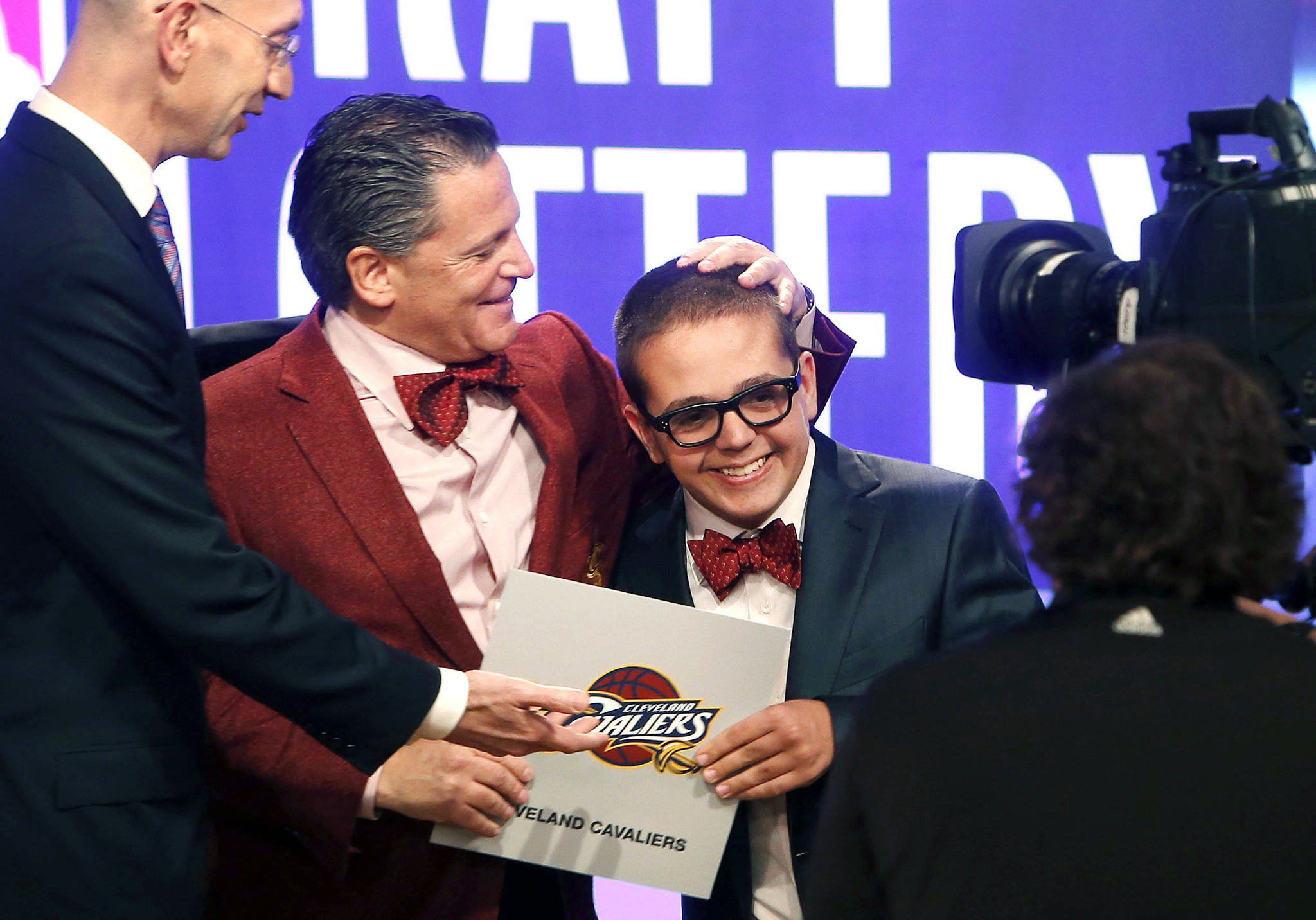 Cleveland Cavaliers owner Dan Gilbert and his son, Nick Gilbert in 2013