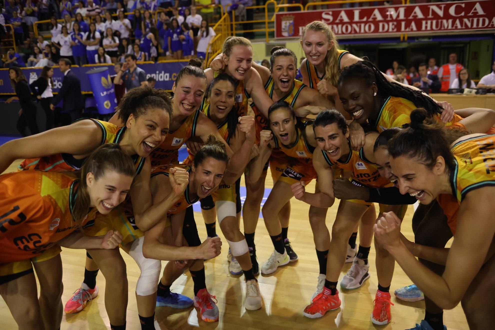 El Valencia Basket toca el cielo con su primera Liga Femenina