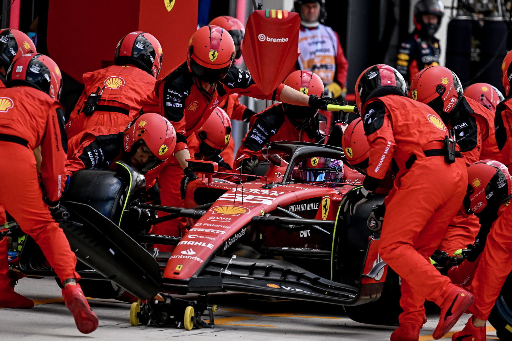 Parada de Ferrari con Carlos Sainz.
