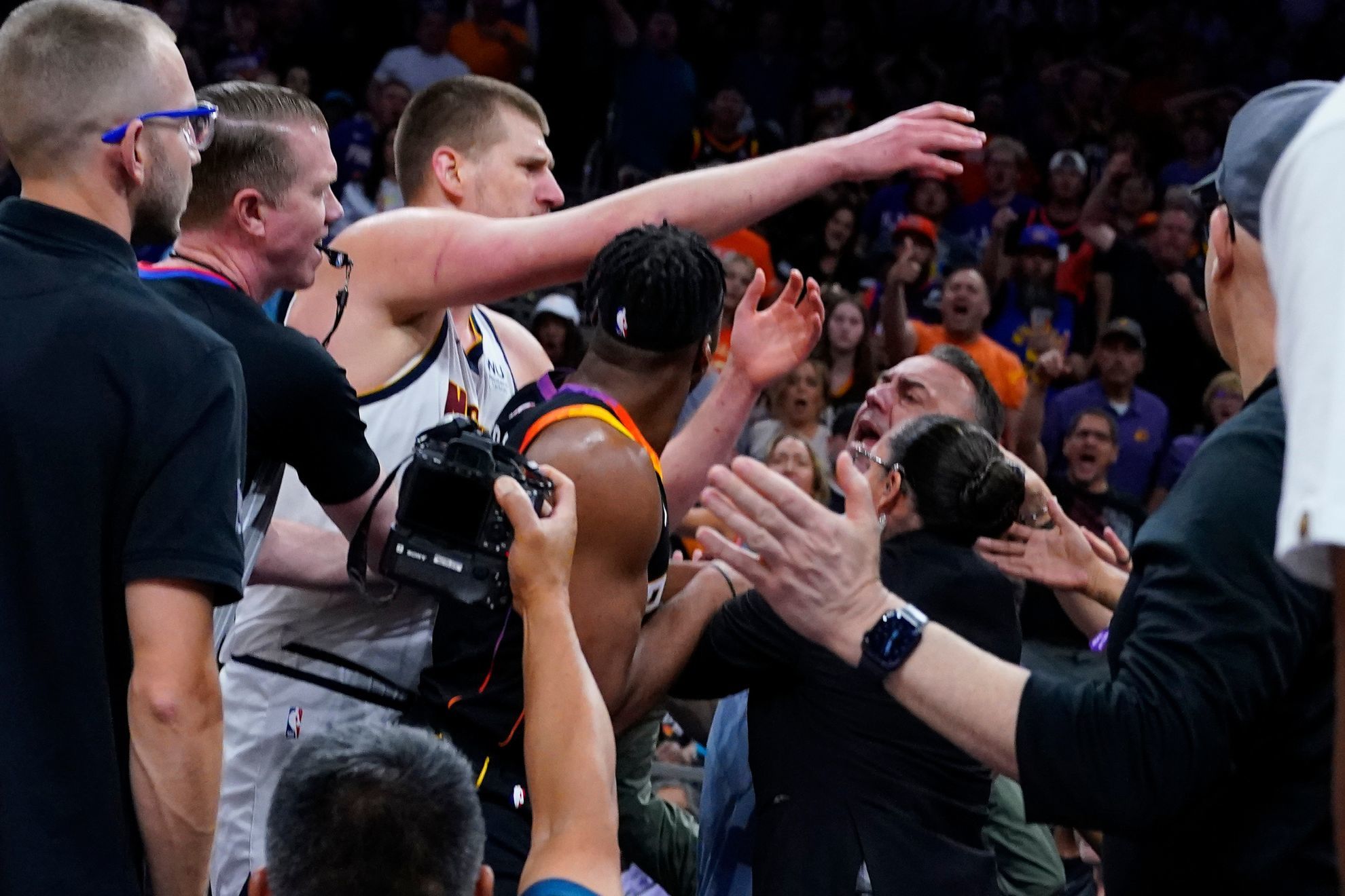 Suns owner emulates Chris Paul, flops after Nikola Jokic slightly shoves him