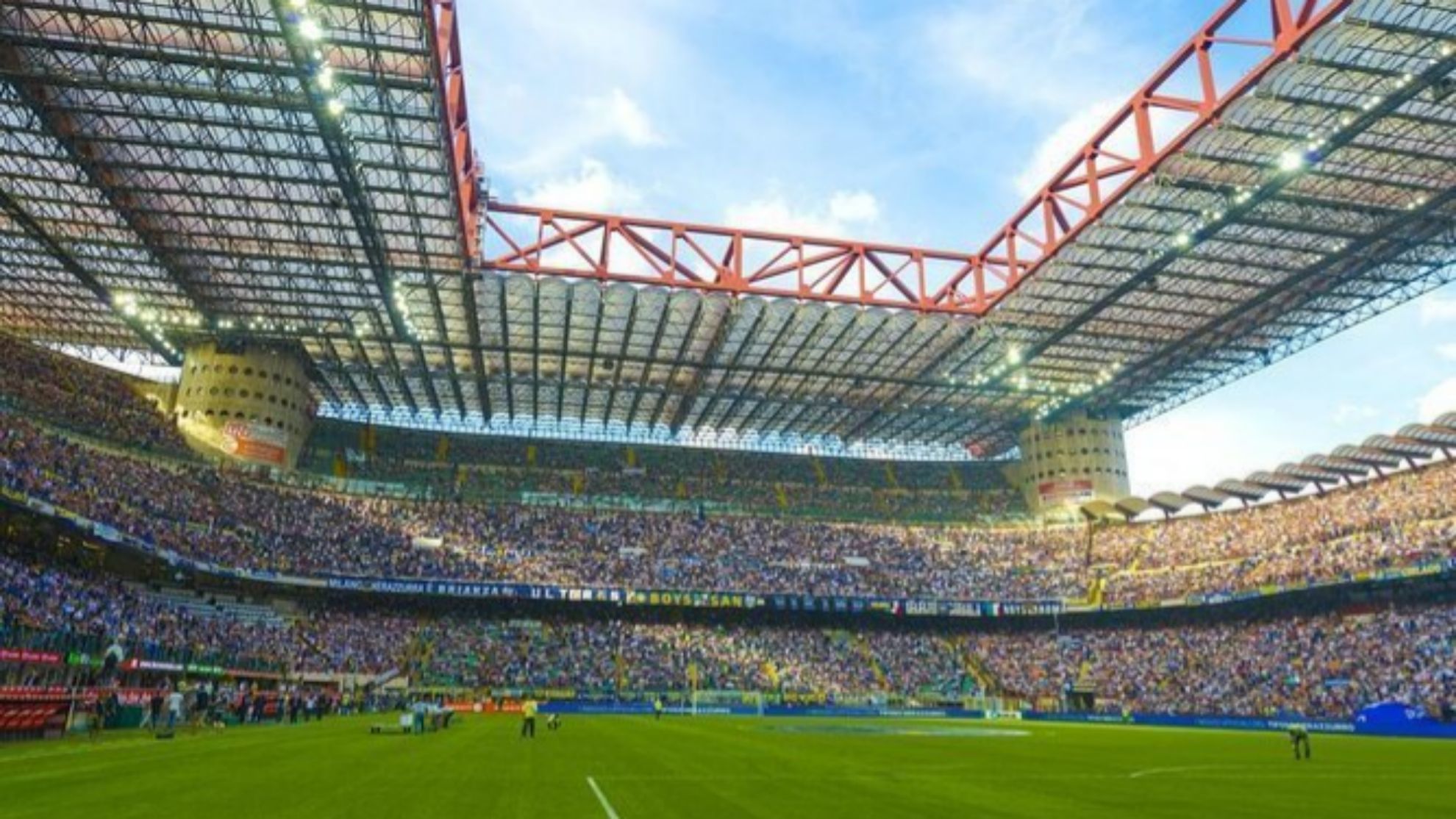 Por qué Inter y Milan juegan en el mismo estadio y de quién es propiedad