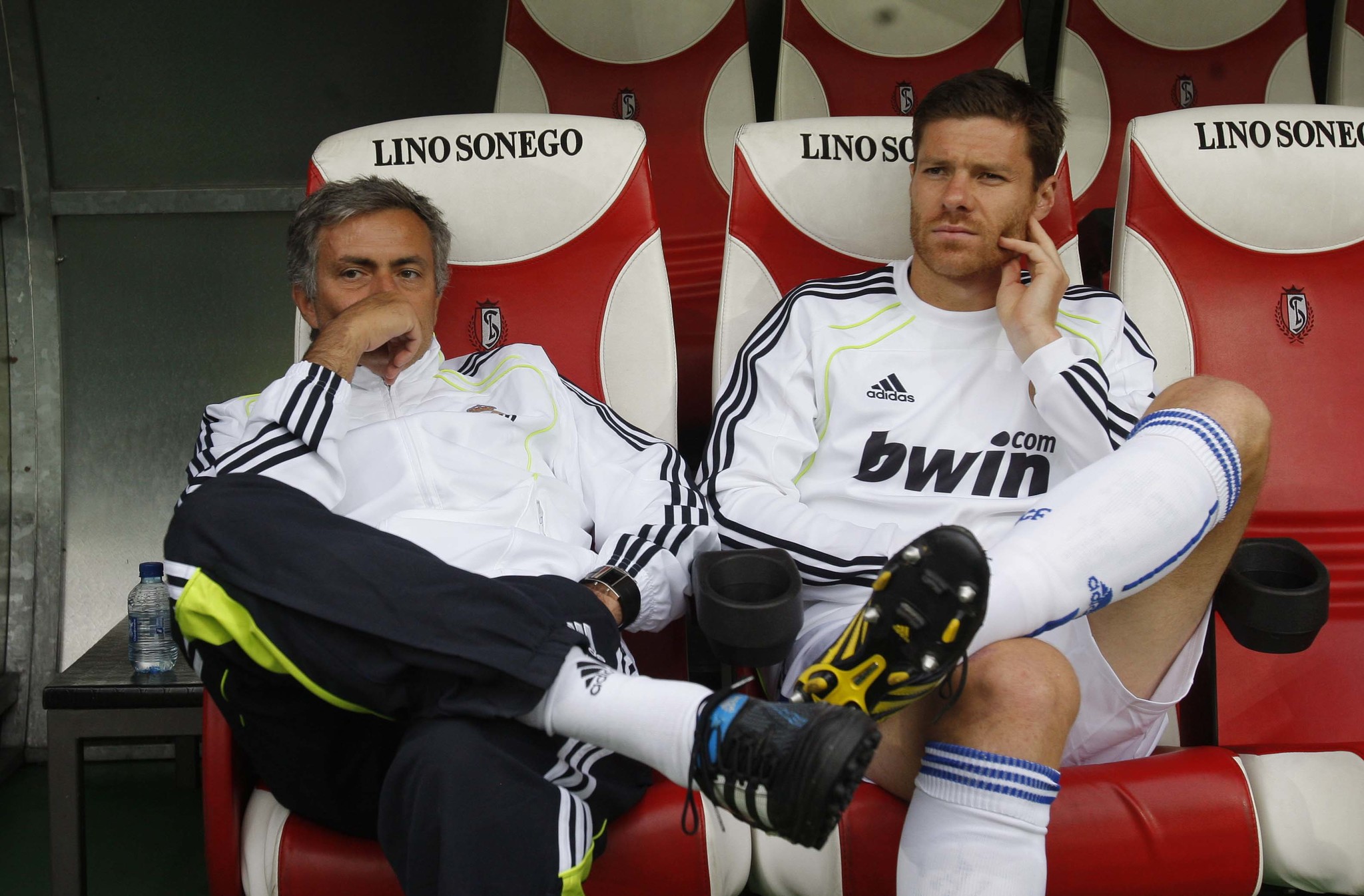 José Mourinho y Xabi Alonso, durante su etapa juntos en el Real Madrid.