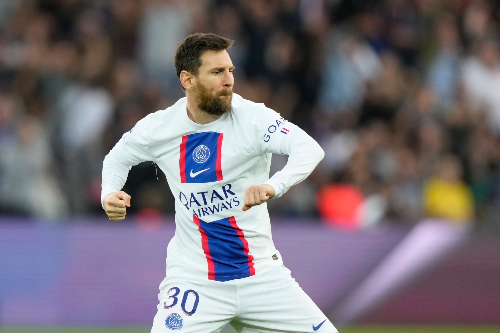 Leo Messi celebra un gol contra el Troyes.