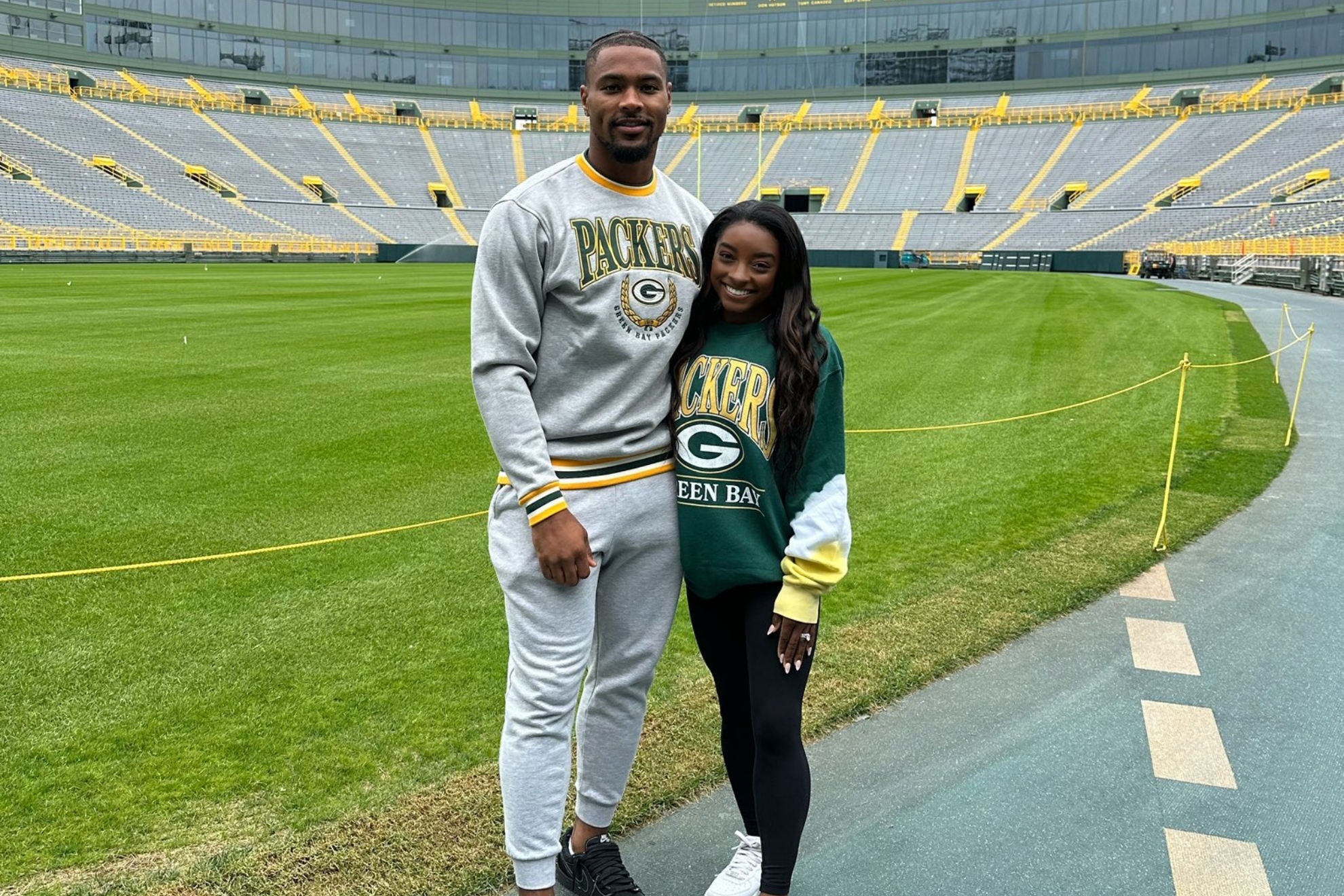 Simone Biles cuts wedding celebrations short as Jonathan Owens signs with the Green Bay Packers