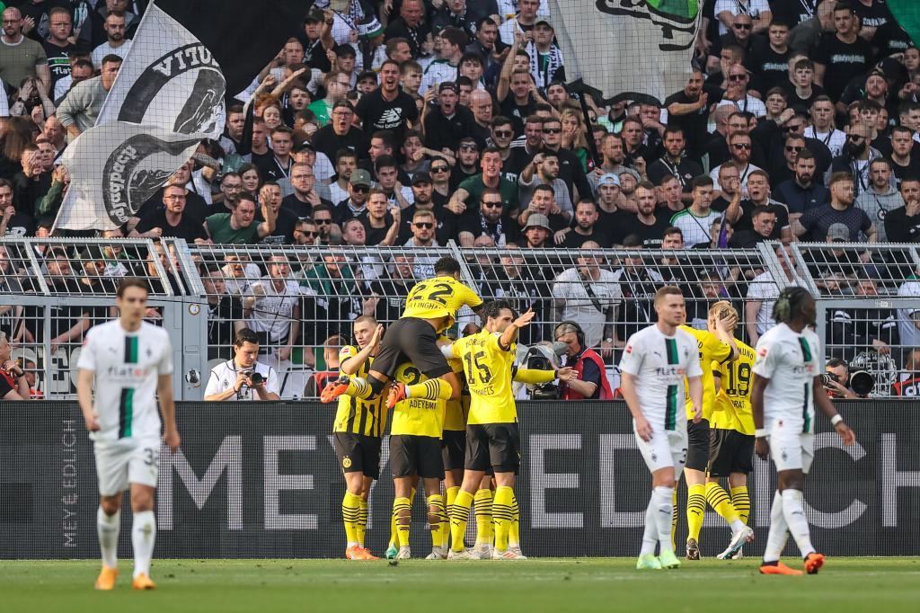El Dortmund celebra la goleada ante el Gladbach