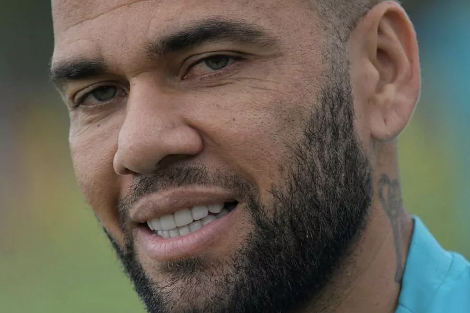 Dani Alves tries to use his kids to get out of jail