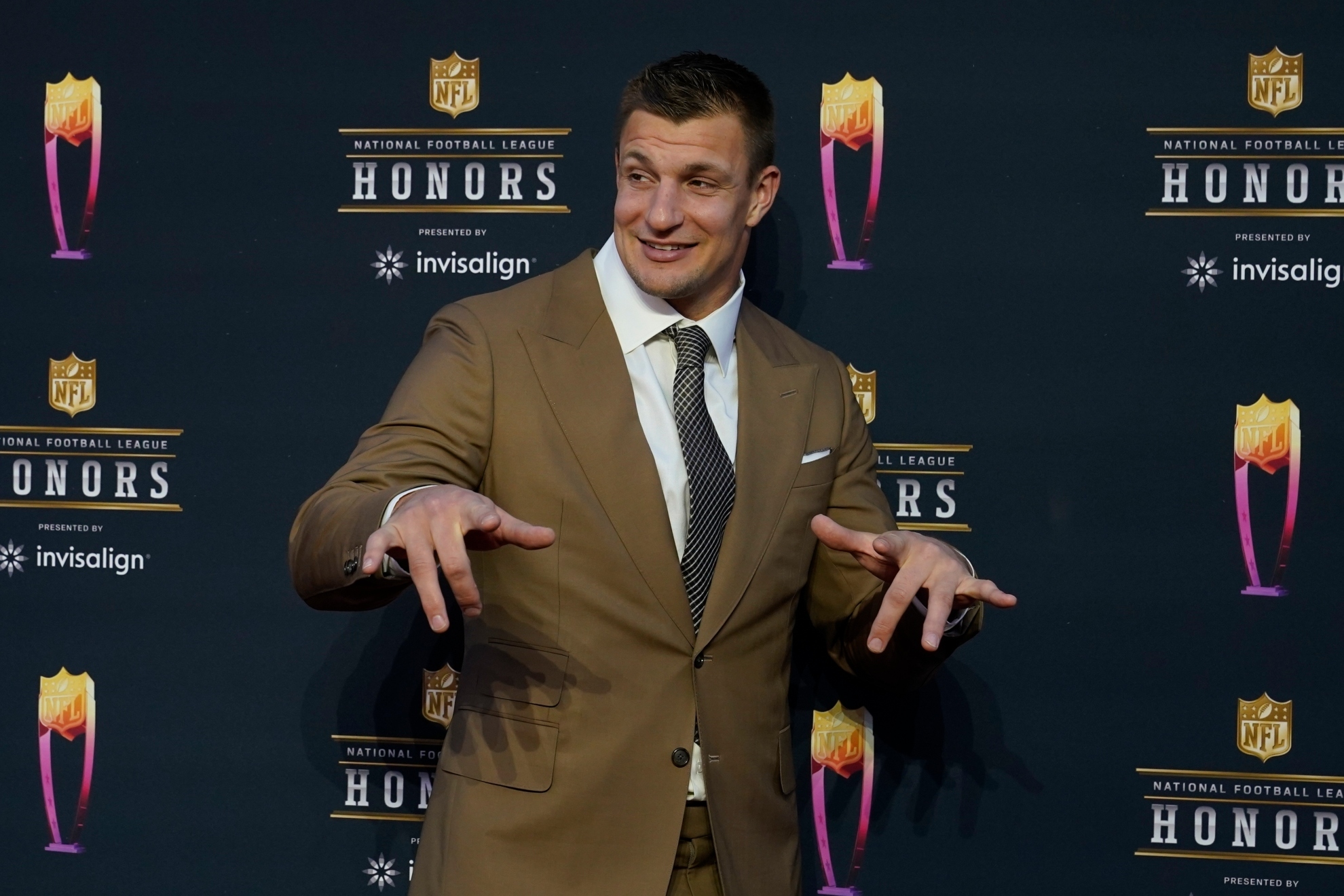Gronkowski contemplates NFL ownership as global expansion nears