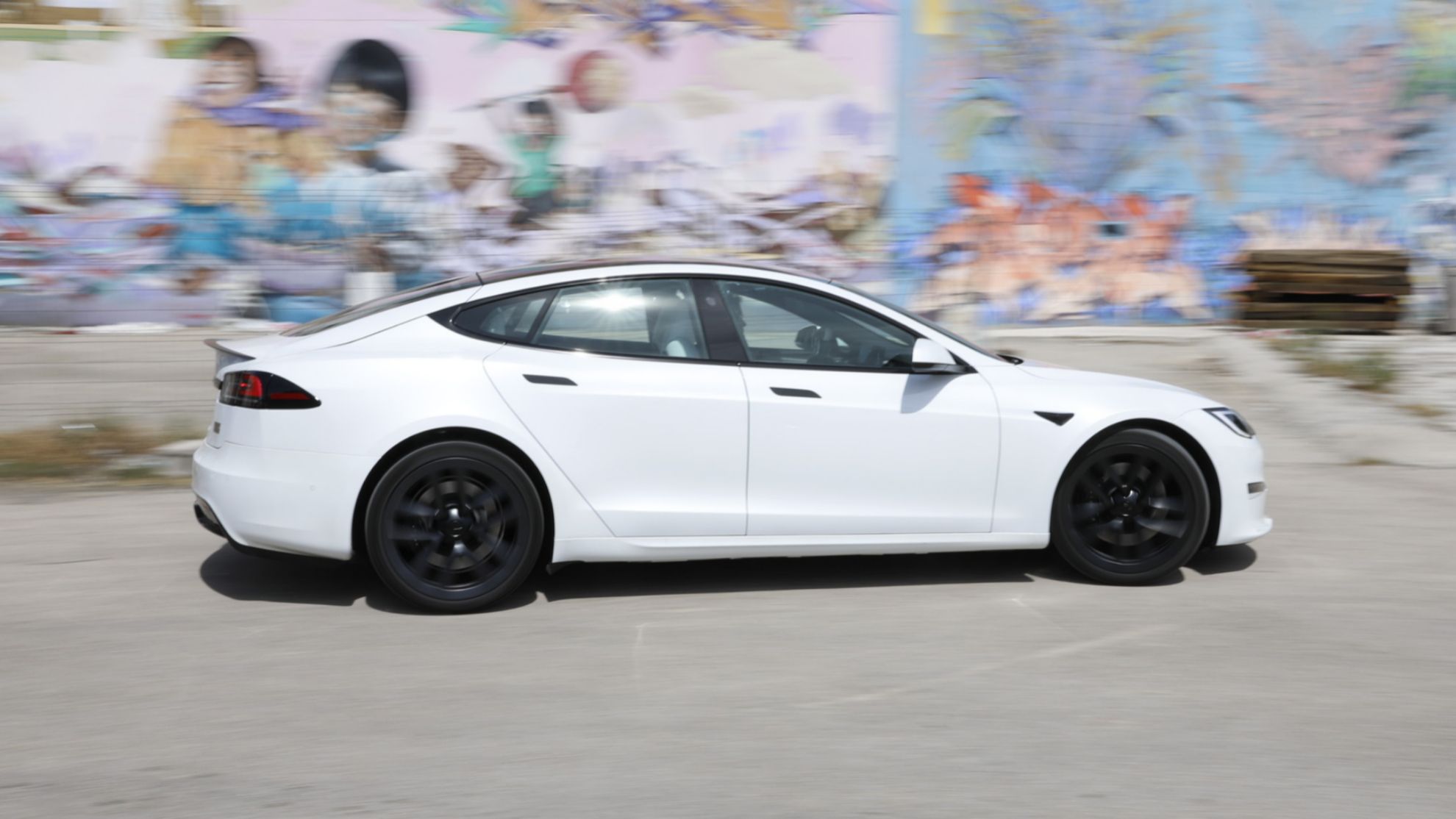 El Model S Plaid es uno de los eléctricos más rápidos del mundo con 322 km de punta.