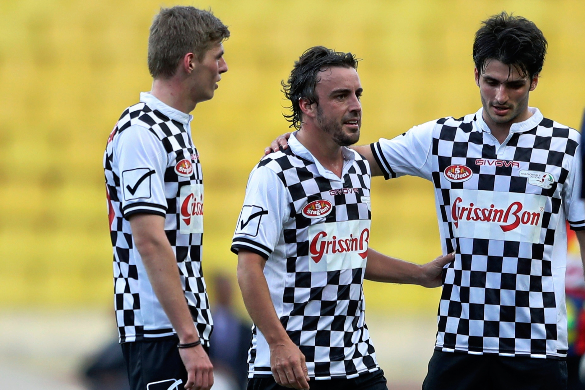 Verstappen, Alonso y Sainz, en otra edición del partido.