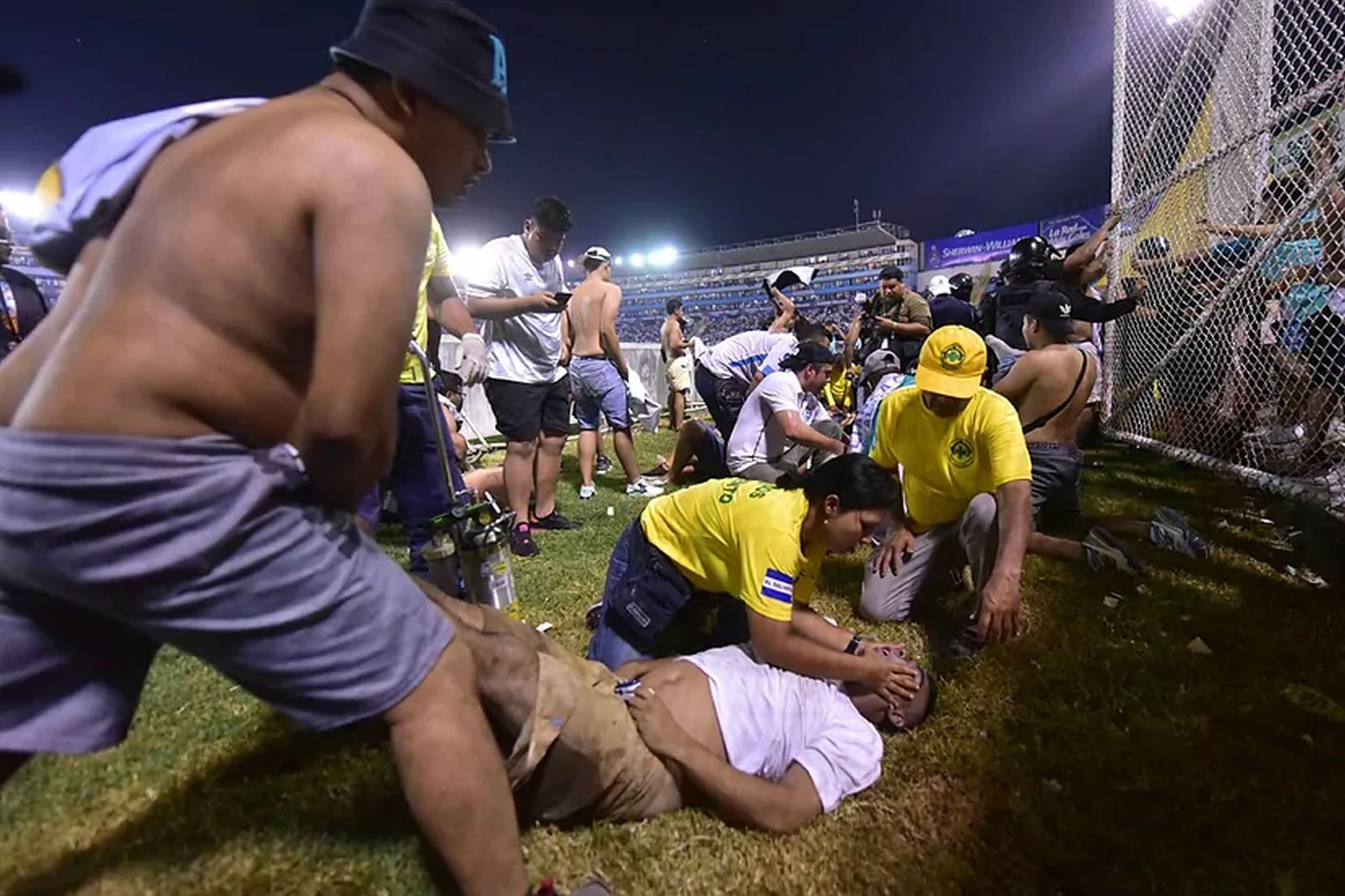 Heart-breaking account from the stadium disaster in El Salvador: People couldn't breathe and forced their way in