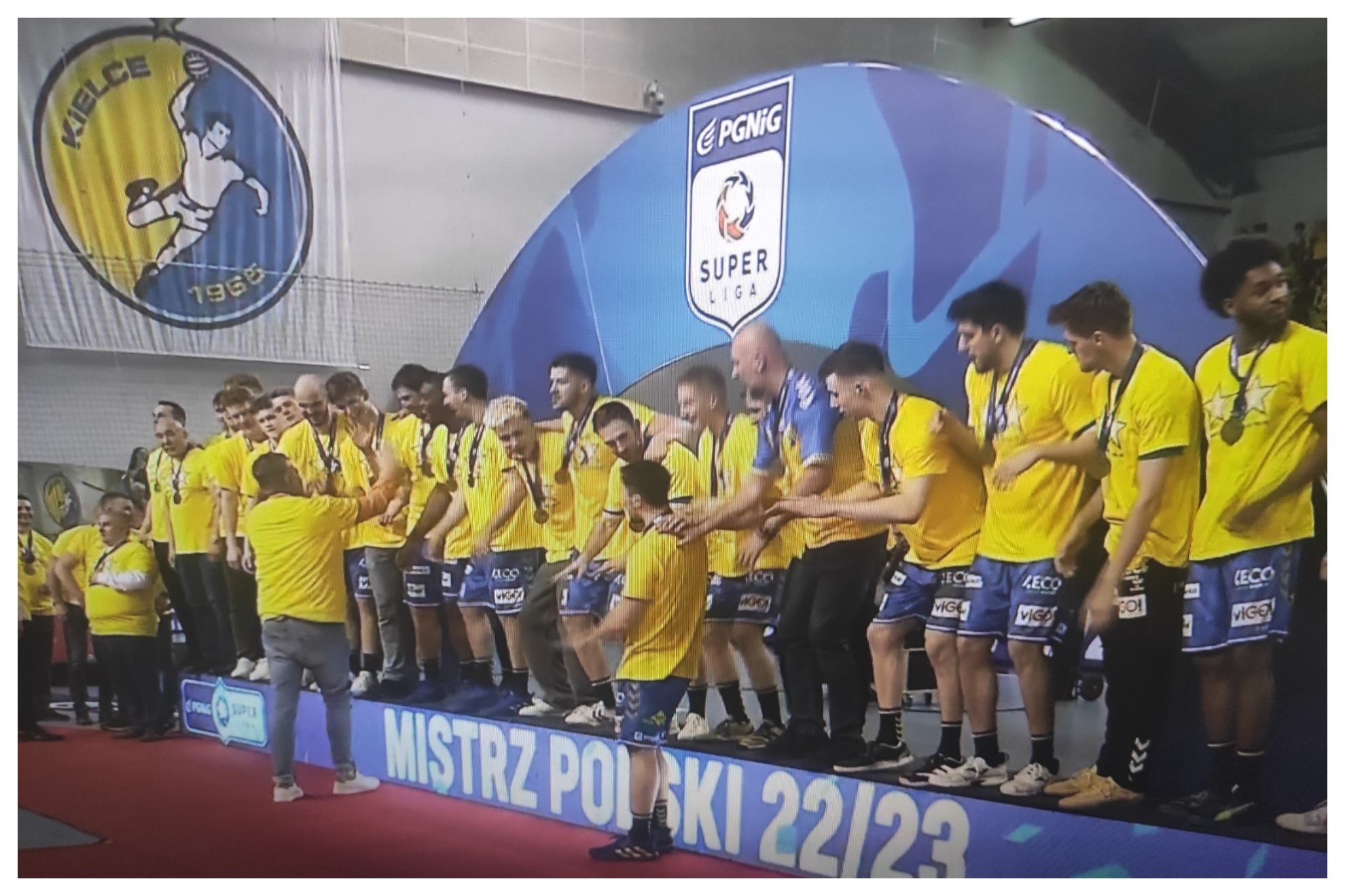Los jugadores del Kielce celebran su título 20 de Liga en Polonia /