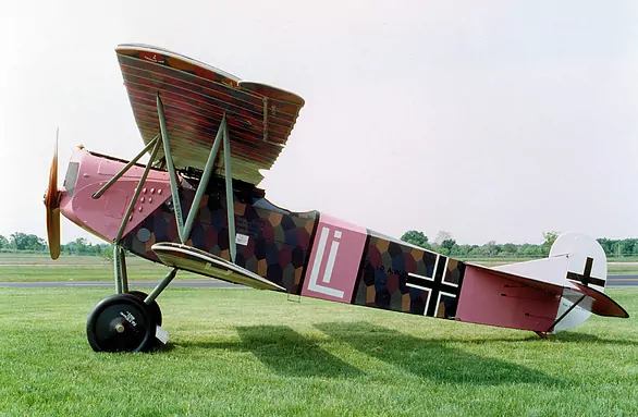 Fokker DVII alem�n. Un excelente avi�n, b�sico en el famoso Circo Volante del Bar�n Rojo. Este modelo derrib� a Roland Garros.
