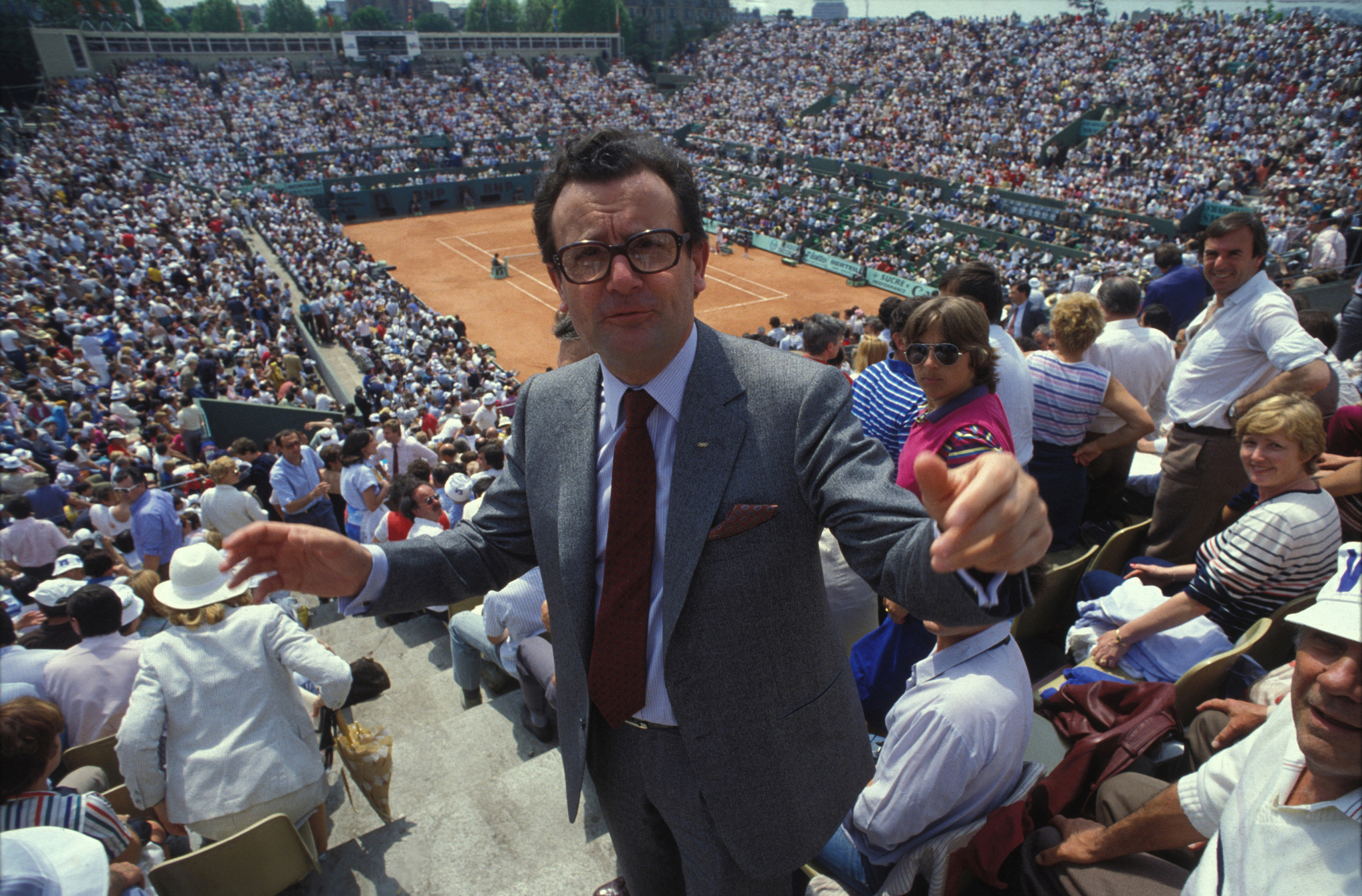 Philippe Chatrier, en la Pista Central del Estadio Roland Garros, que hoy lleva su nombre