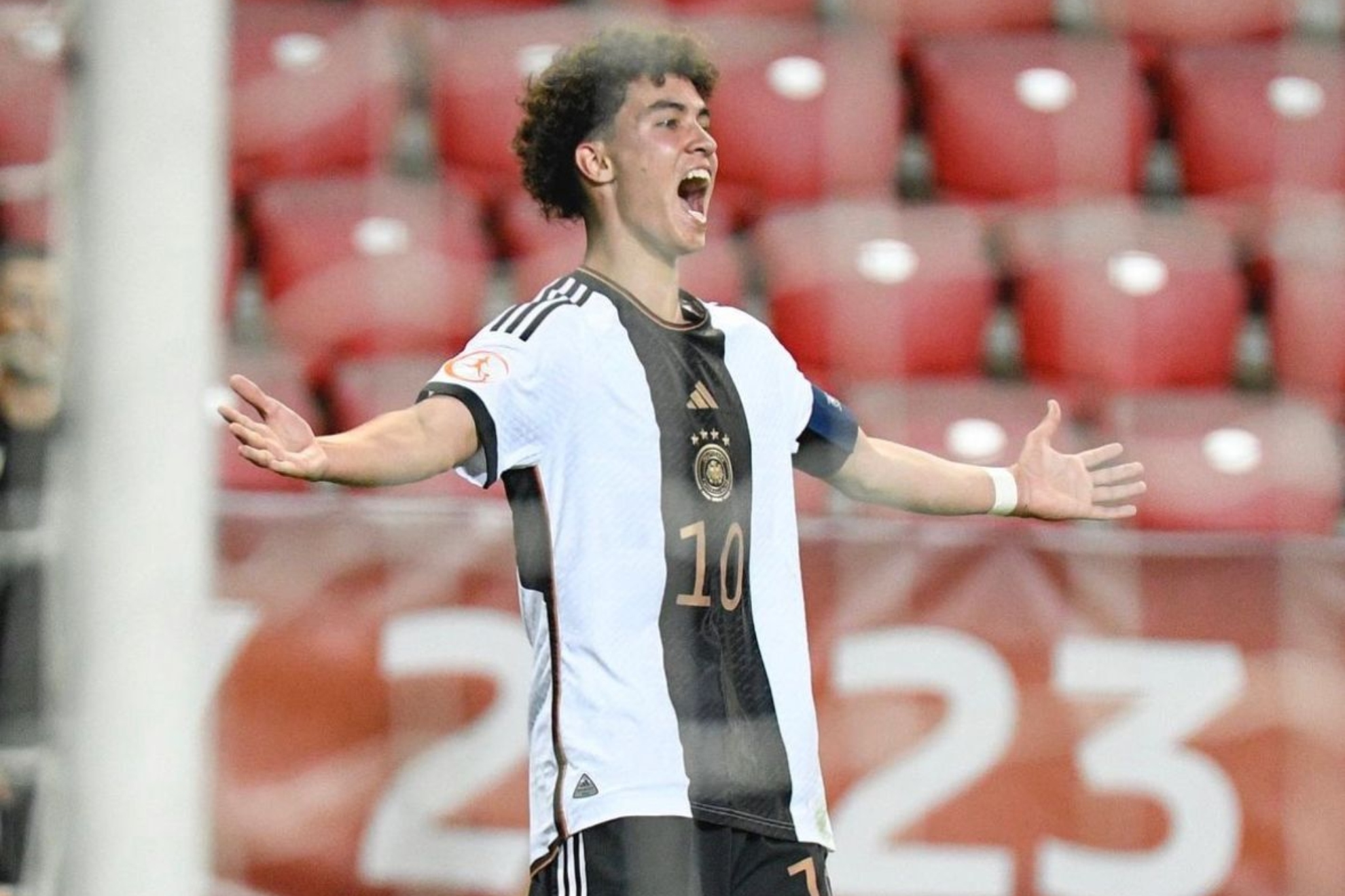 Darvich celebrando un gol con Alemania.