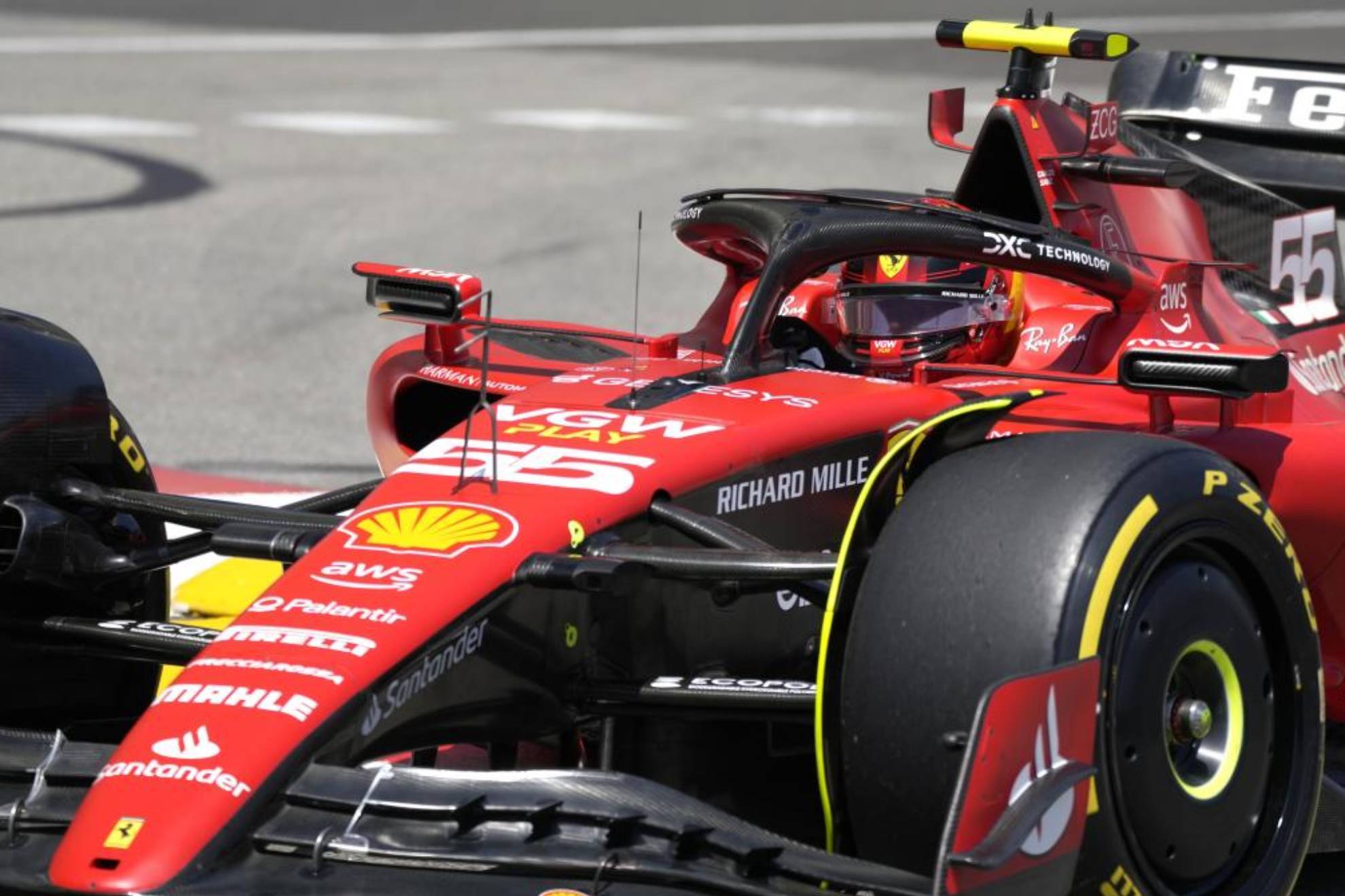 Carlos Sainz, claro dominador de los Libres 1 en Mónaco, por delante de Alonso