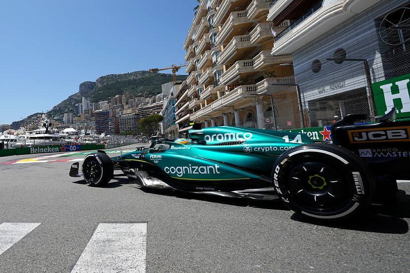 Fernando Alonso blasts Checo Perez in Monaco practice
