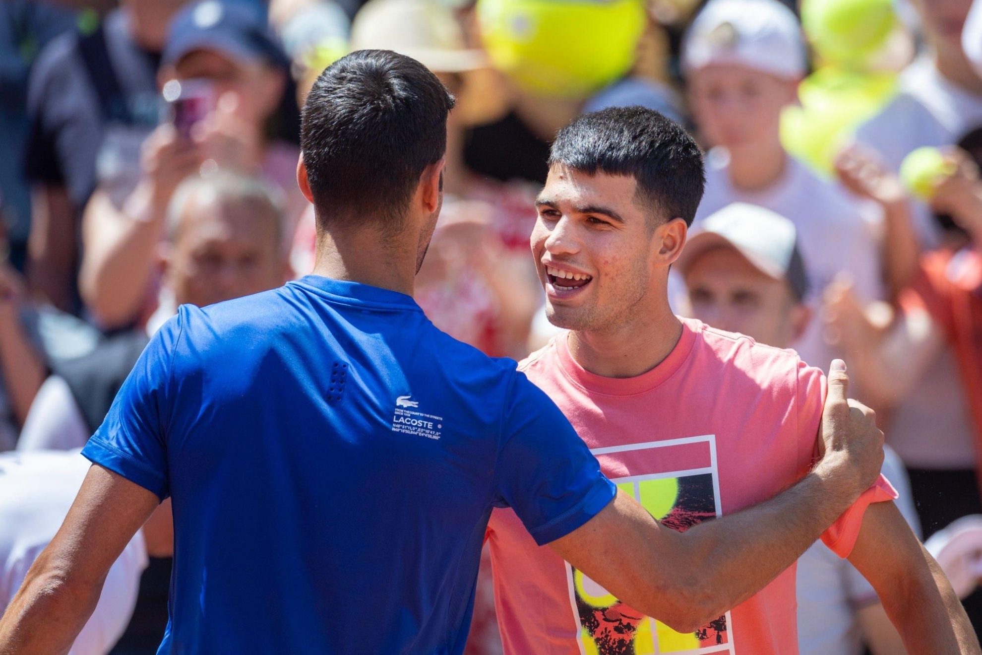 Djokovic y Alcaraz se saludan