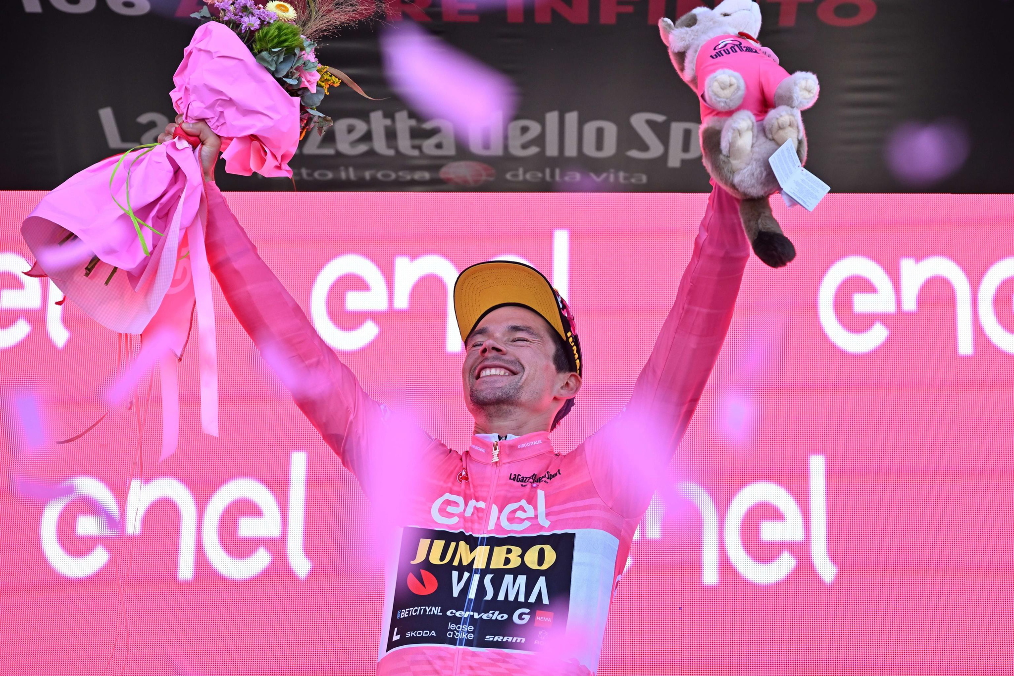 Roglic hace 'un Pogacar', se saca la espina y se lleva el Giro de Italia 2023