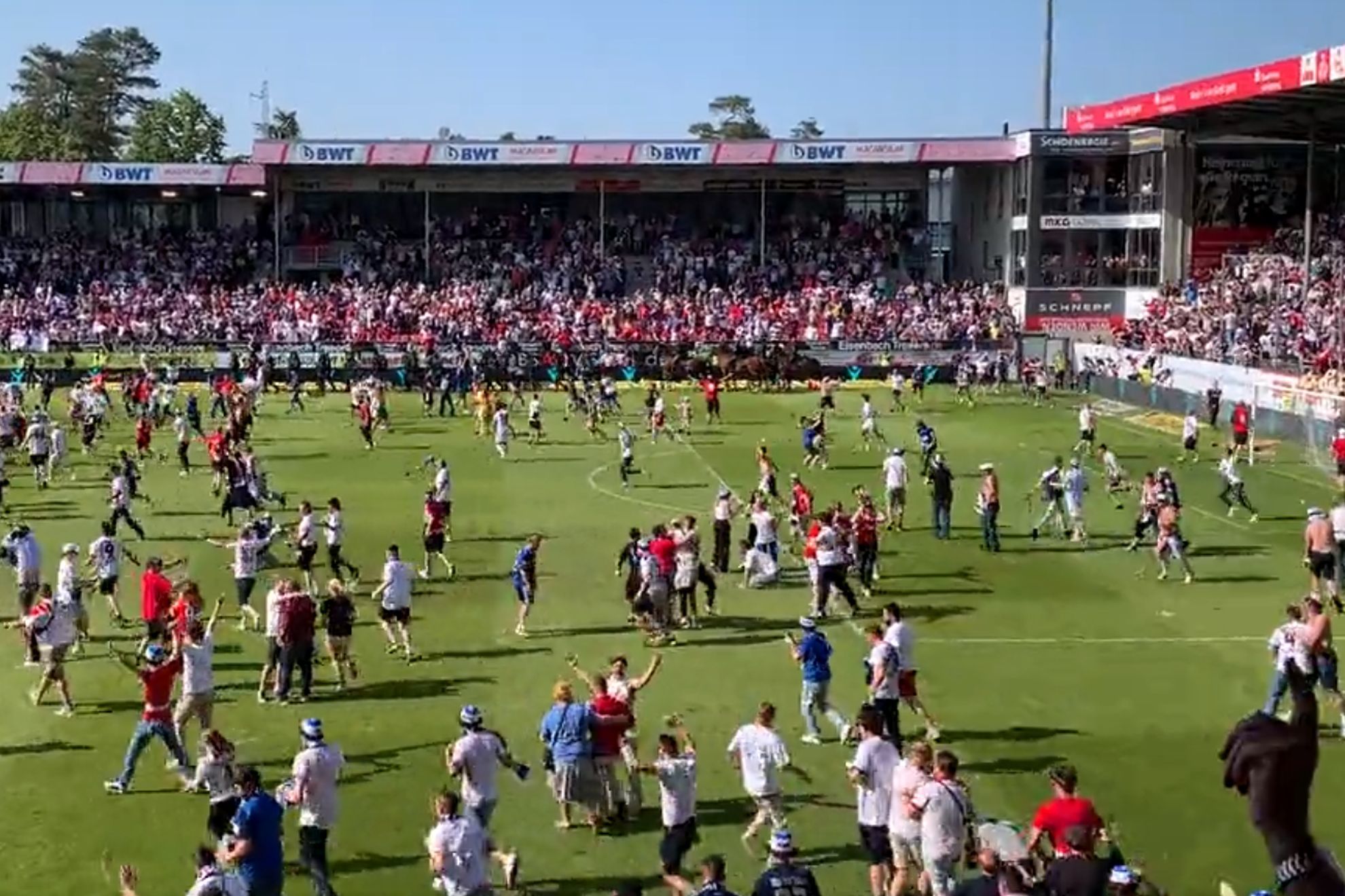 Unbelievable! Hamburg fans invade pitch to celebrate promotion... but they didn't actually go up!