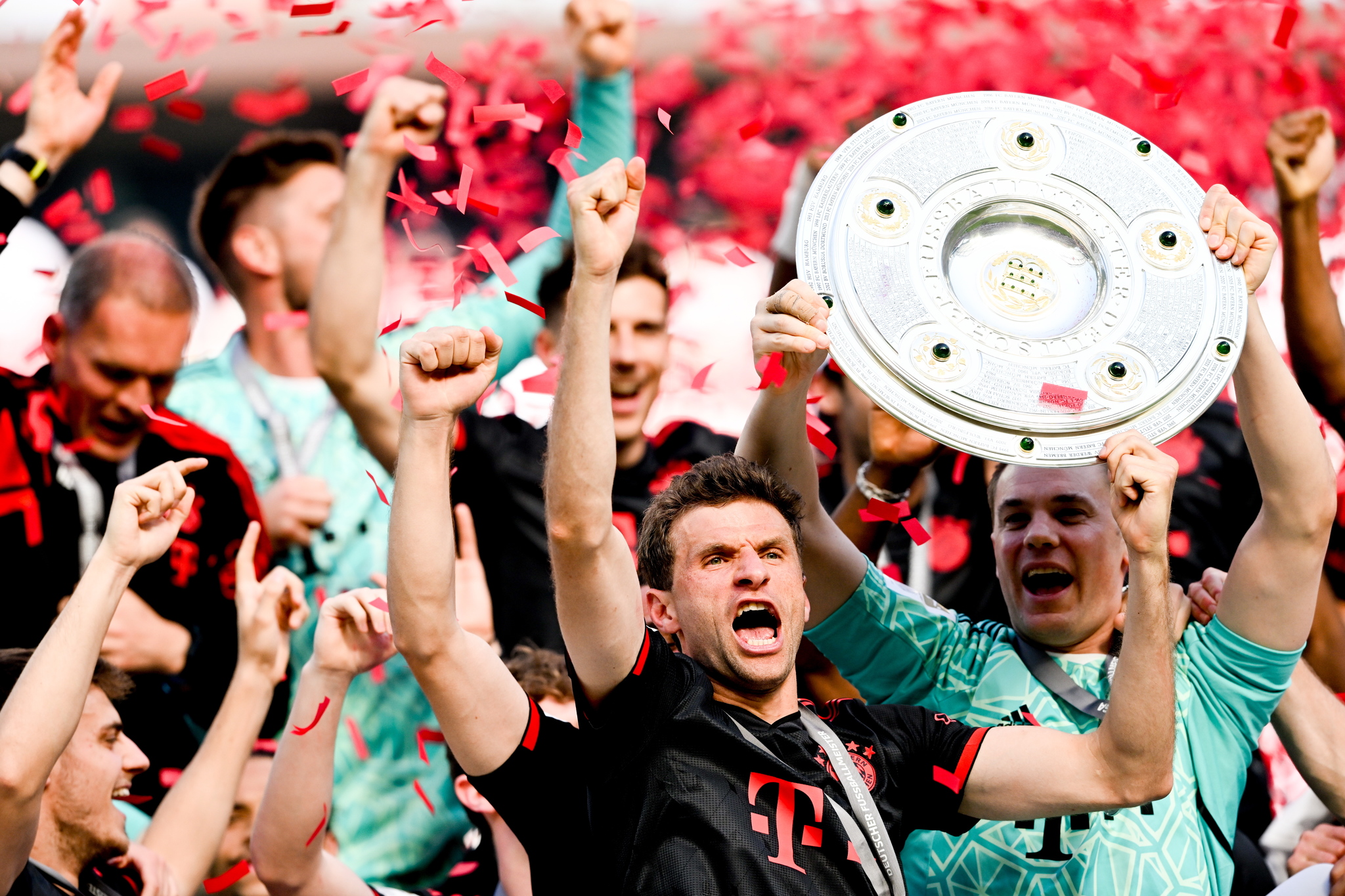 Los jugadores del Bayern celebran la Bundesliga 2022/23.
