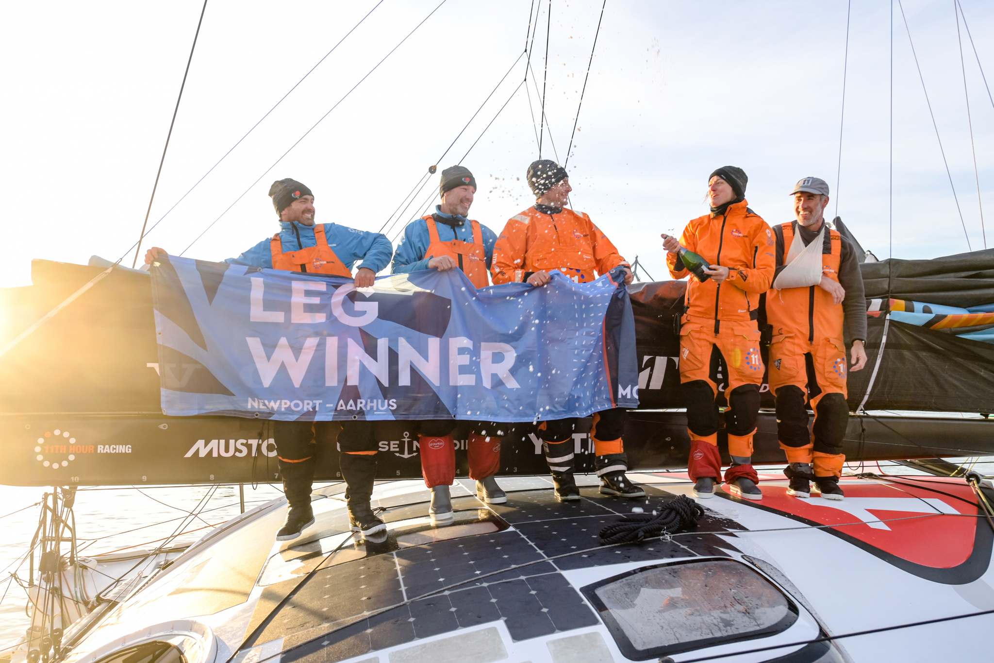 El 1th Hour Racing Team celebra su victoria en la quinta etapa de The Ocean Race,