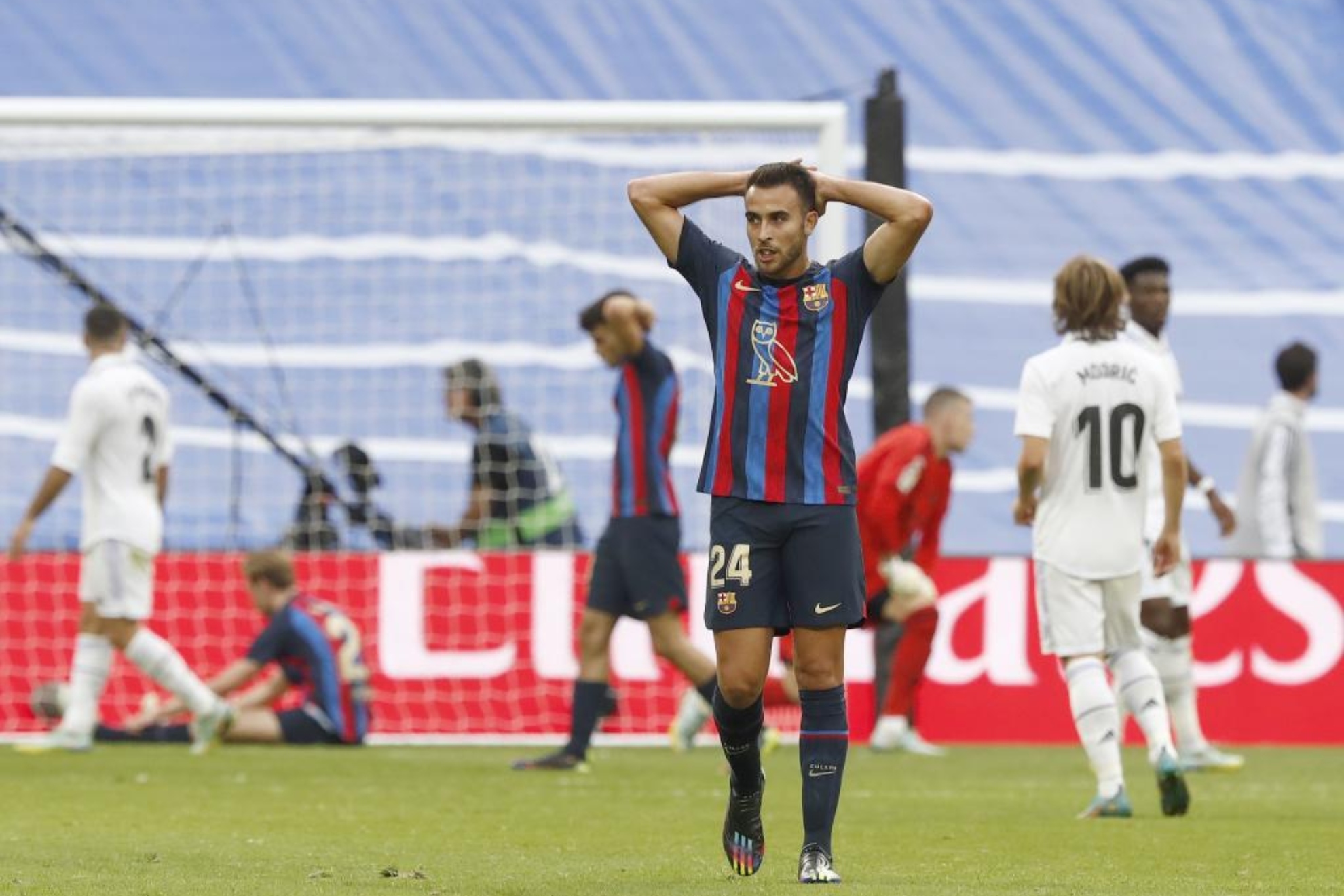 Eric Garca, con las manos en la cabeza, durante un encuentro contra el Real Madrid.
