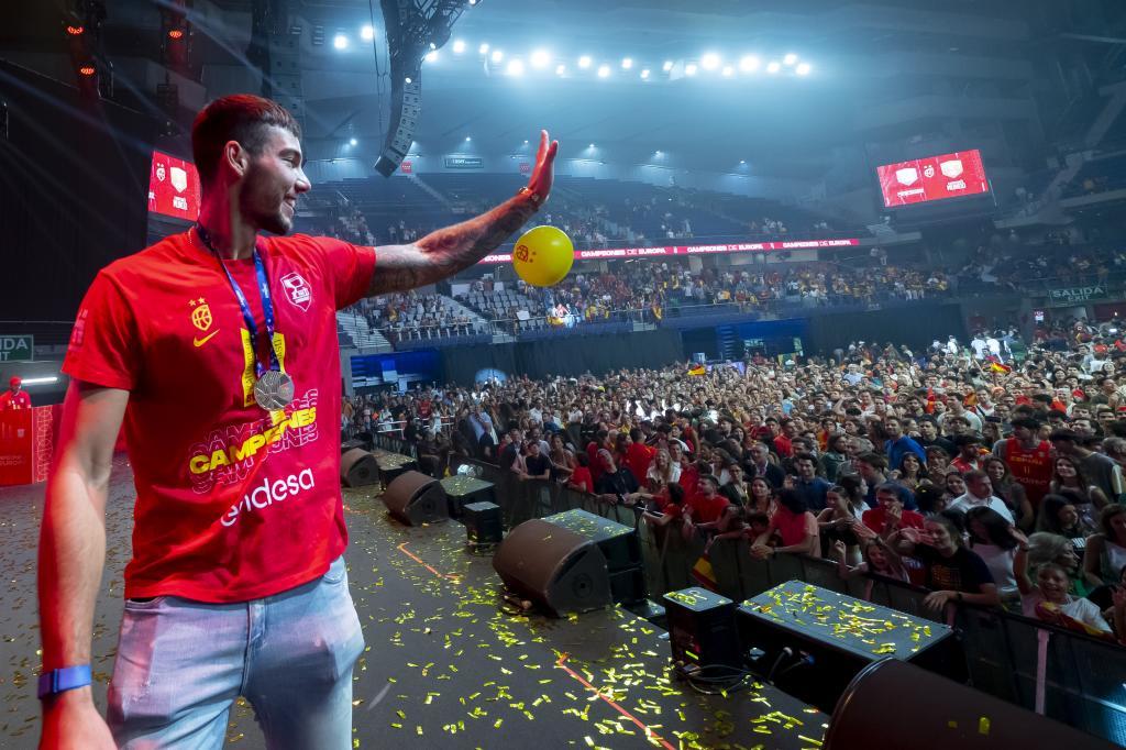 Willy Hernangómez, en la fiesta del Eurobasket 2022.