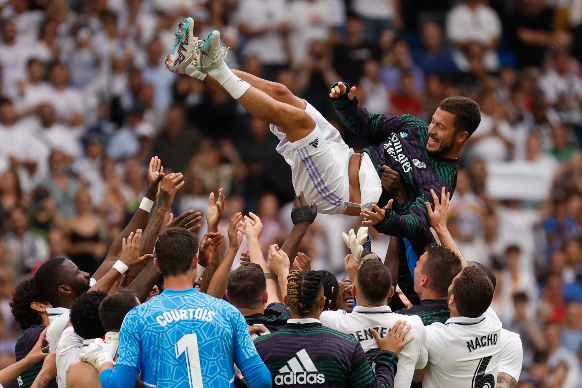 Hazard, manteado en el dia de su �ltimo partido con el Real Madrid