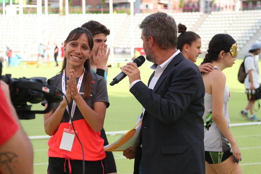 Azucena Daz anunciando su despedida del atletismo de competicin/Foto: Run For You