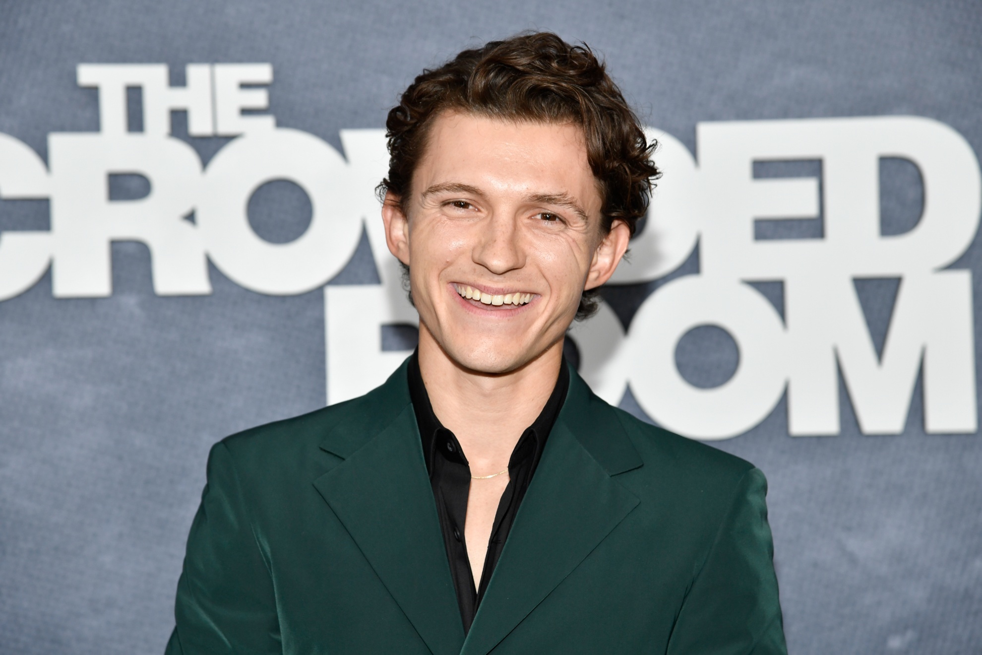 Tom Holland star in the new Apple+ series The Crowded Room