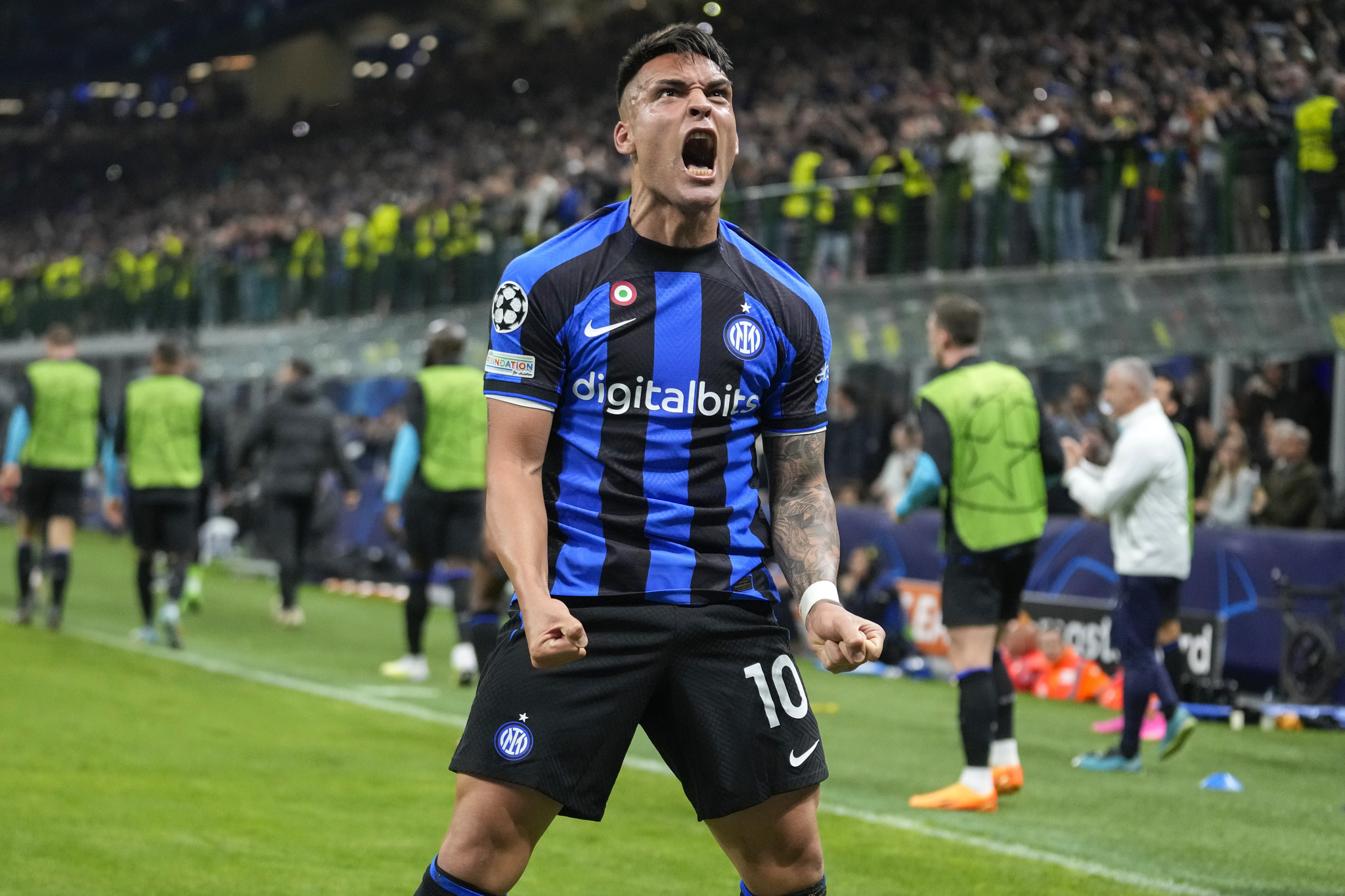 Lautaro celebra un gol con el Inter.