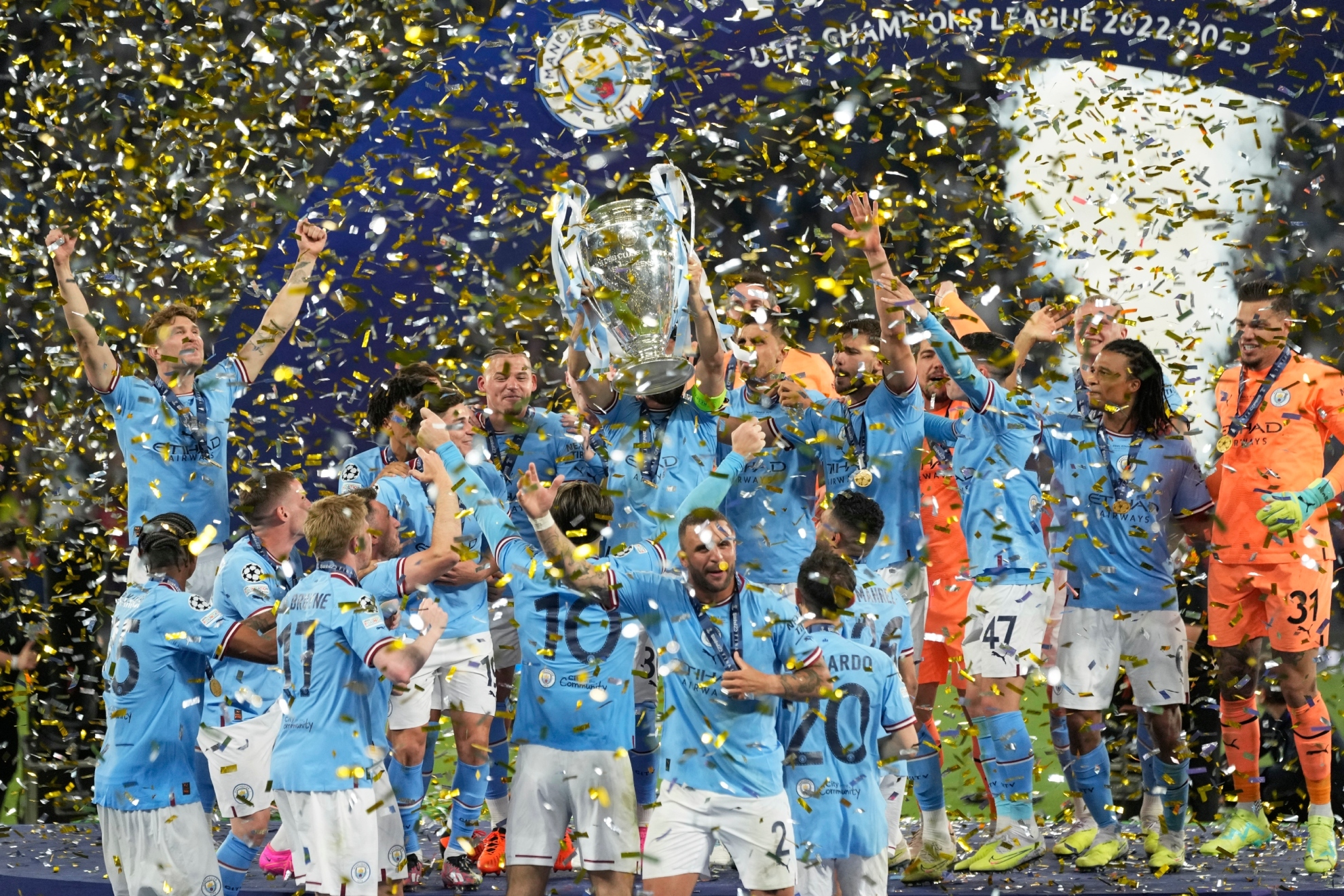 El Manchester City celebra la conquista de la Champions.