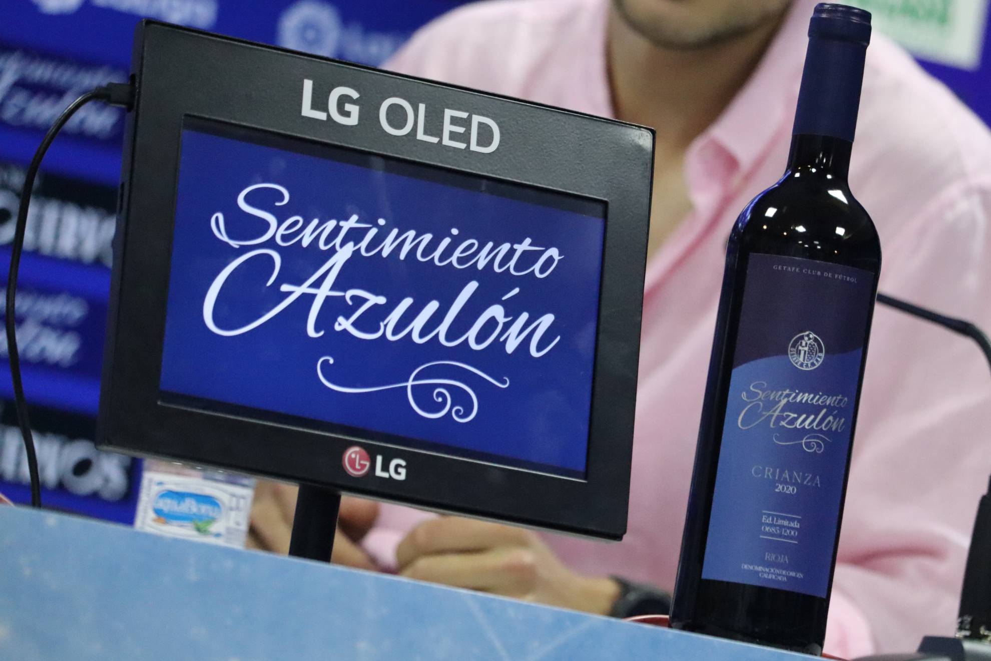 Sentimiento Azulón, el vino presentado por el Getafe.