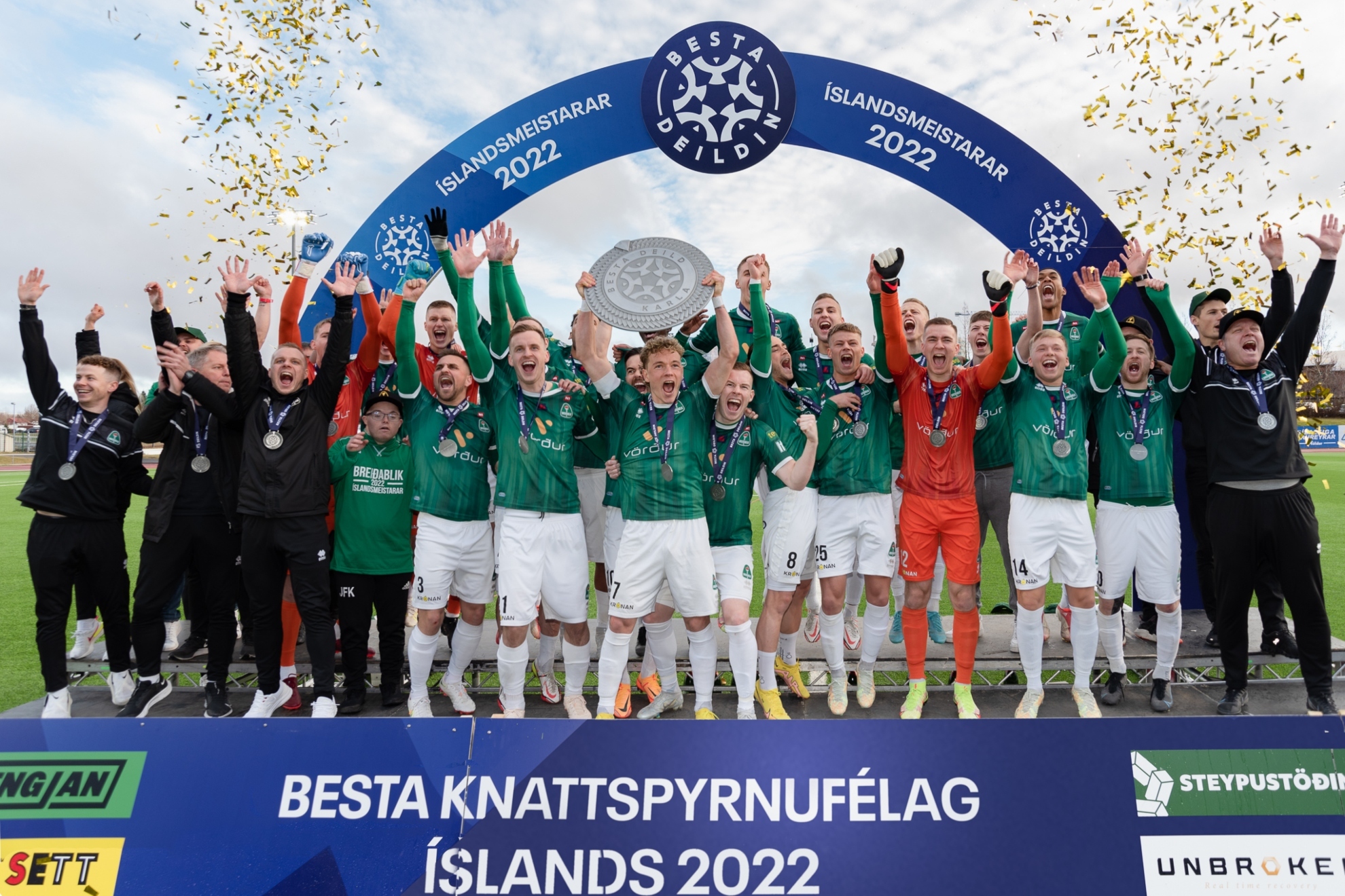 El Breidablik islandés festeja su título de Liga