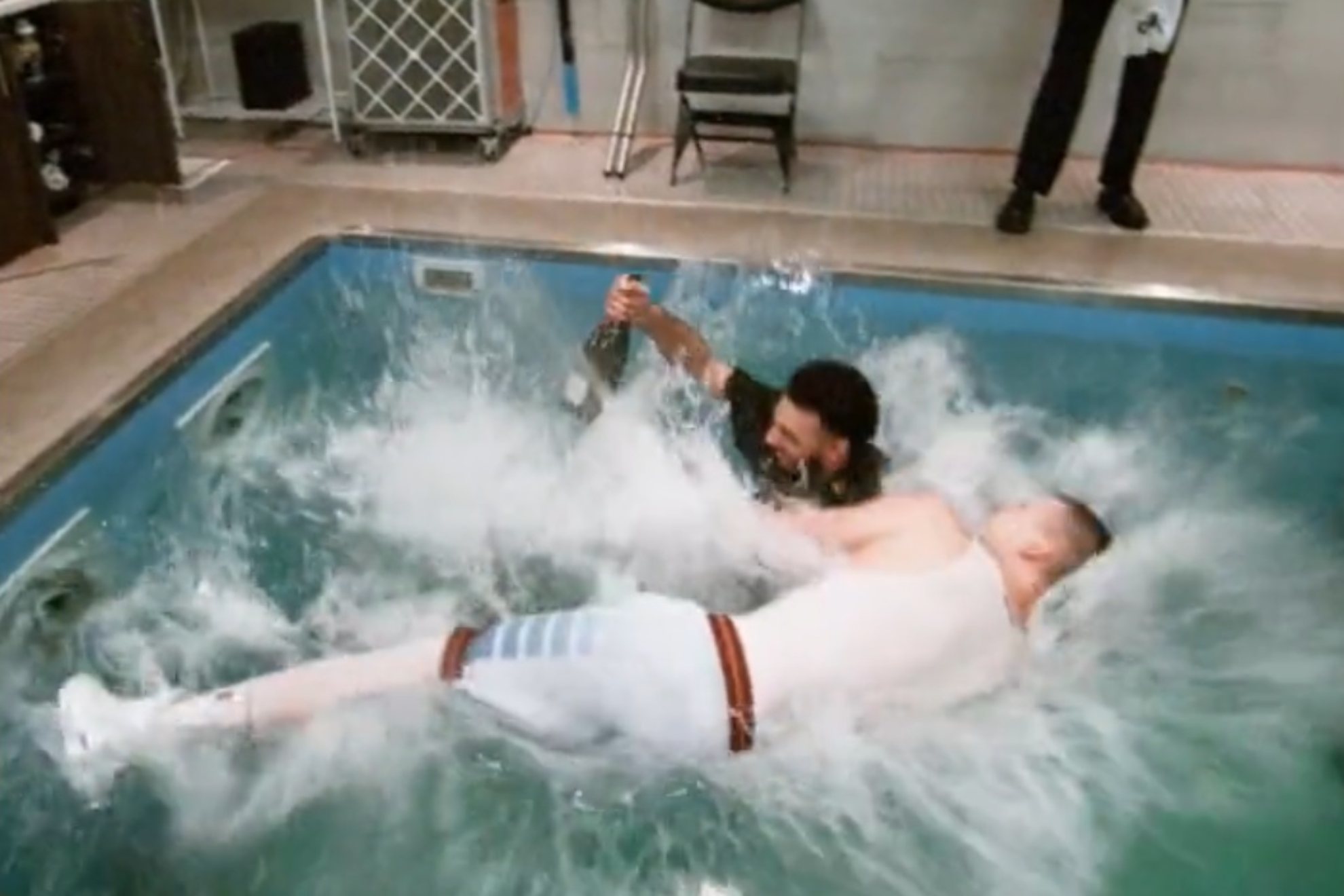 El épico baño del MVP Jokic con Murray en la piscina de los Nuggets
