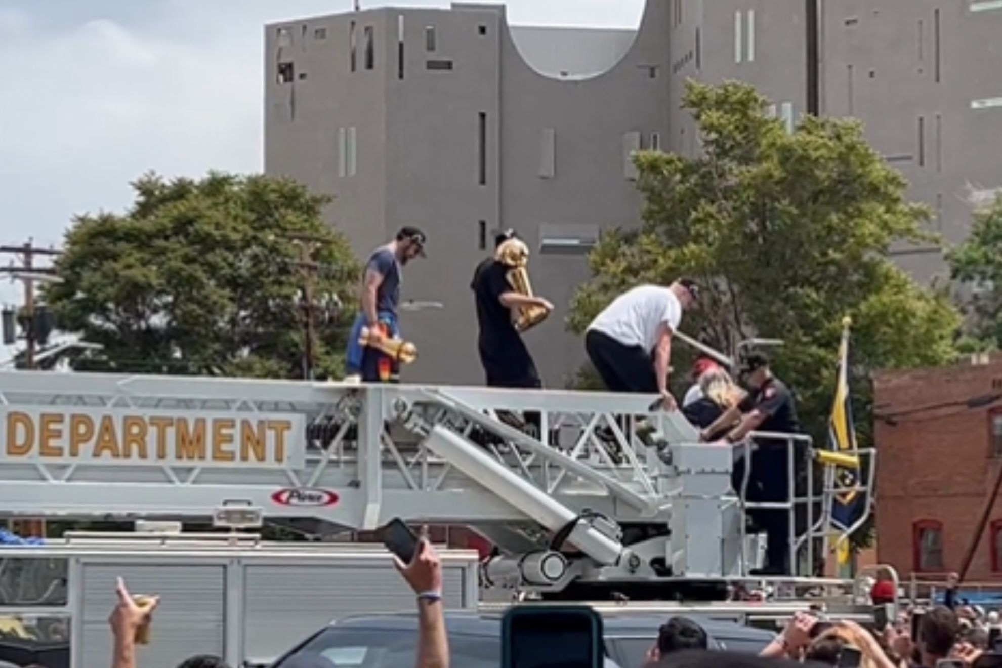 Denver policeman could lose leg after firetruck hits him at Nuggets parade