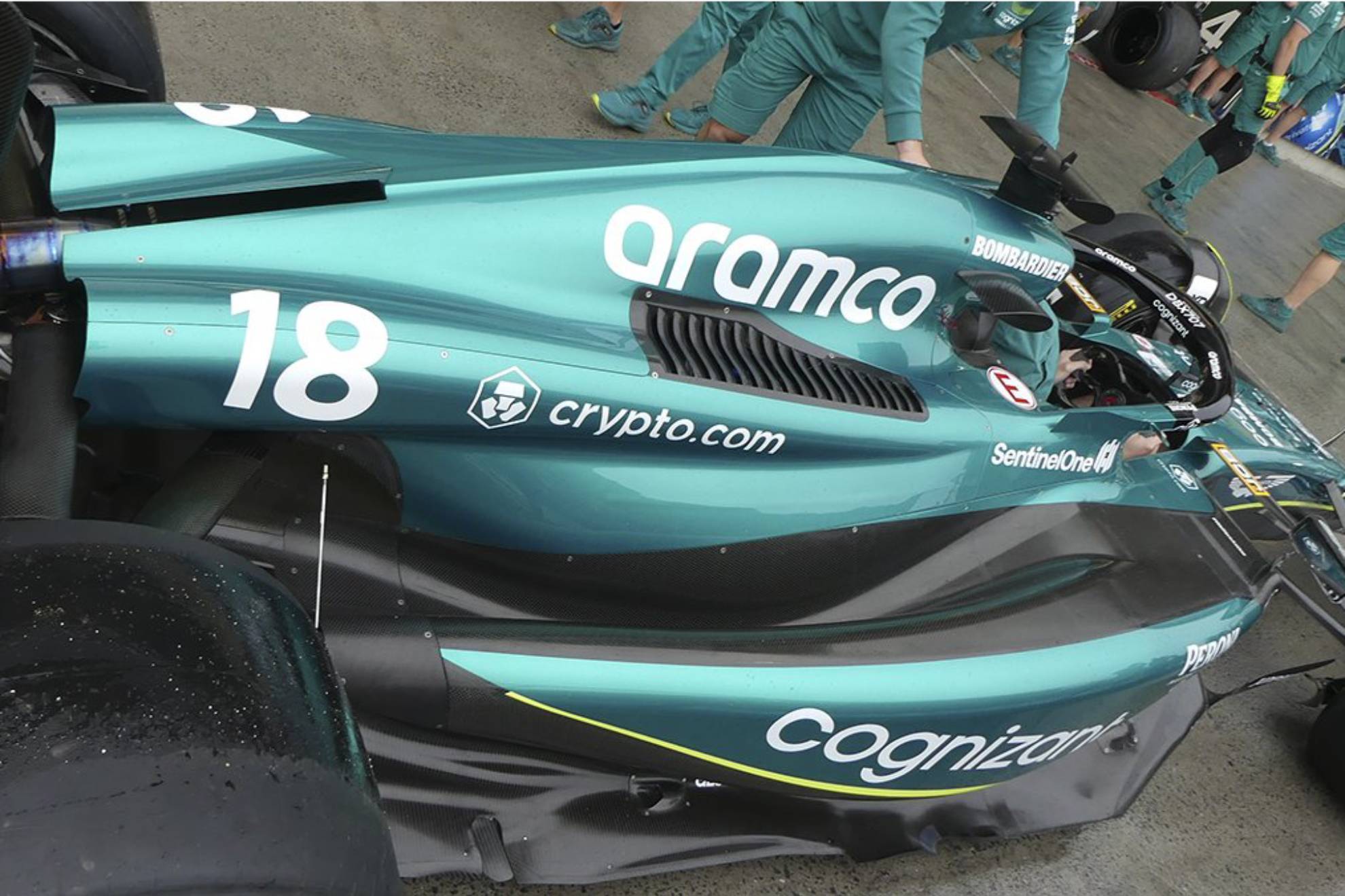 Así son la laterales y la tapa del motor rediseñada del AMR23 en el GP de Canadá.