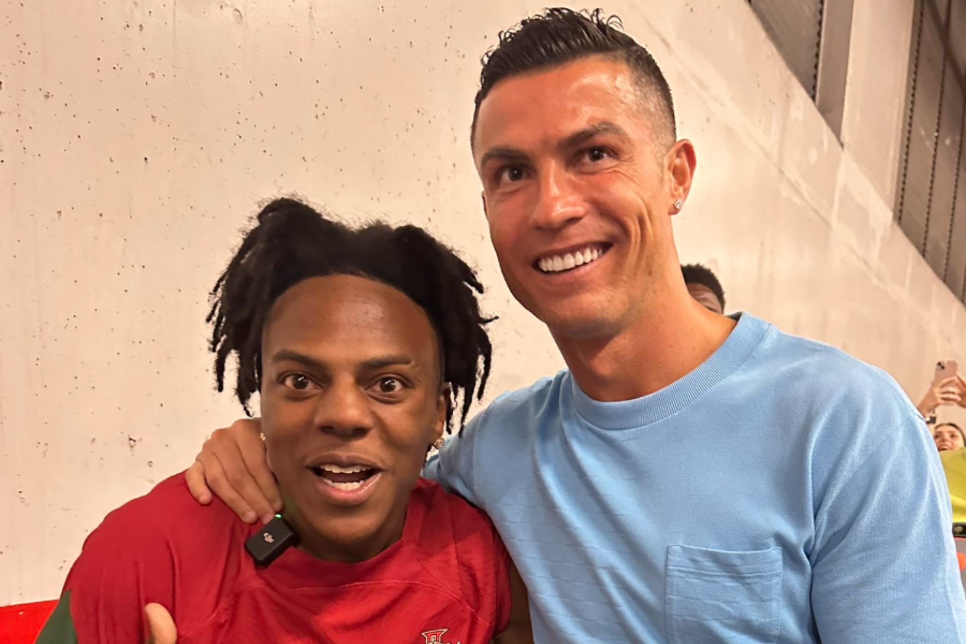 Leao was able to introduce the famous streamer to Ronaldo after Portugal's qualifiier