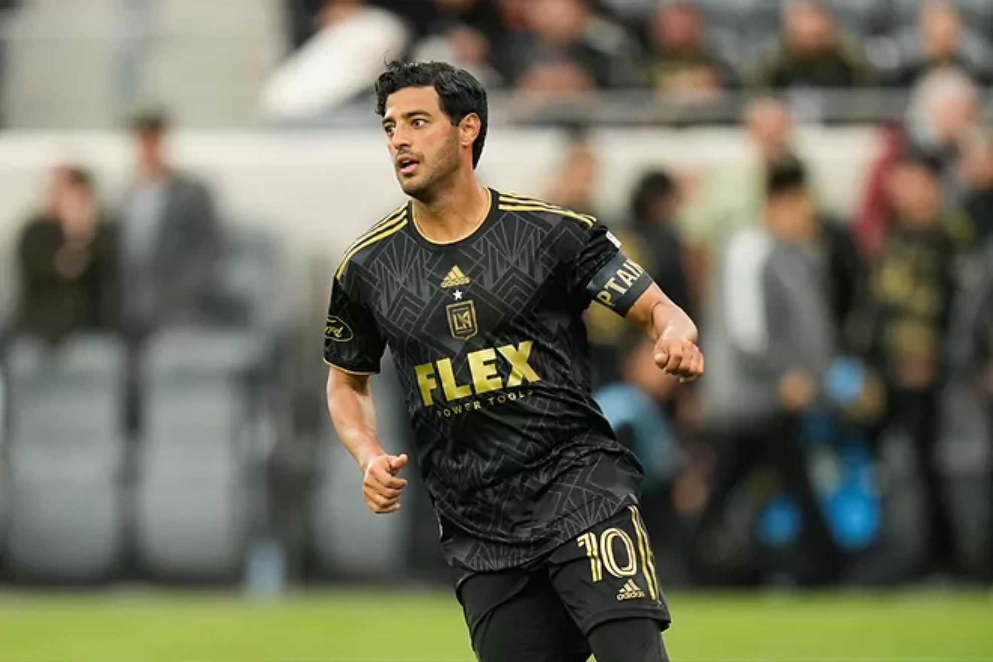 LAFC's Carlos Vela goes head to head with Sporting's Alan Pulido to prove who's top-scoring Mexican