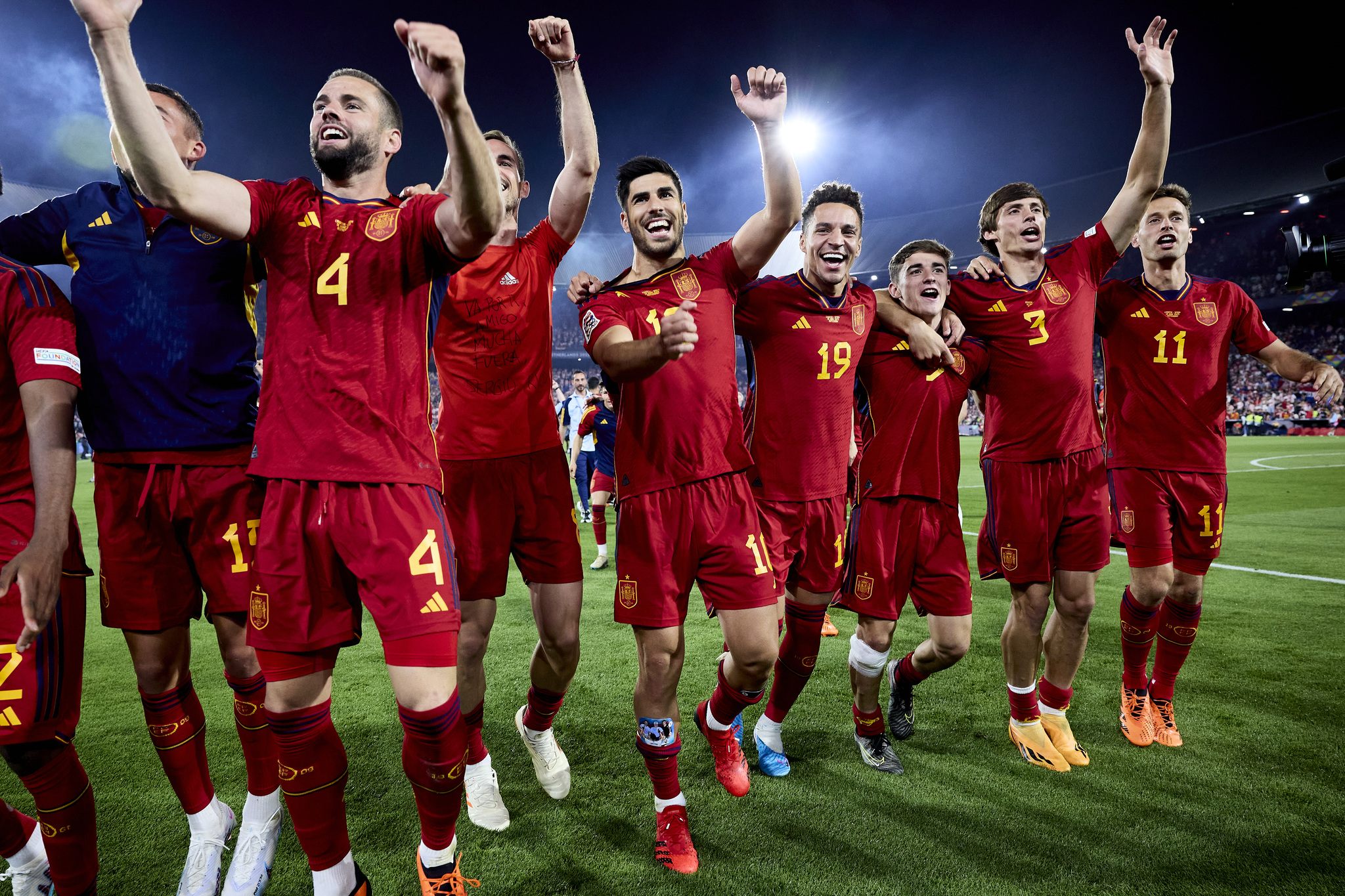 España celebra el título de la Nations League, tras vencer a Croacia en la final.