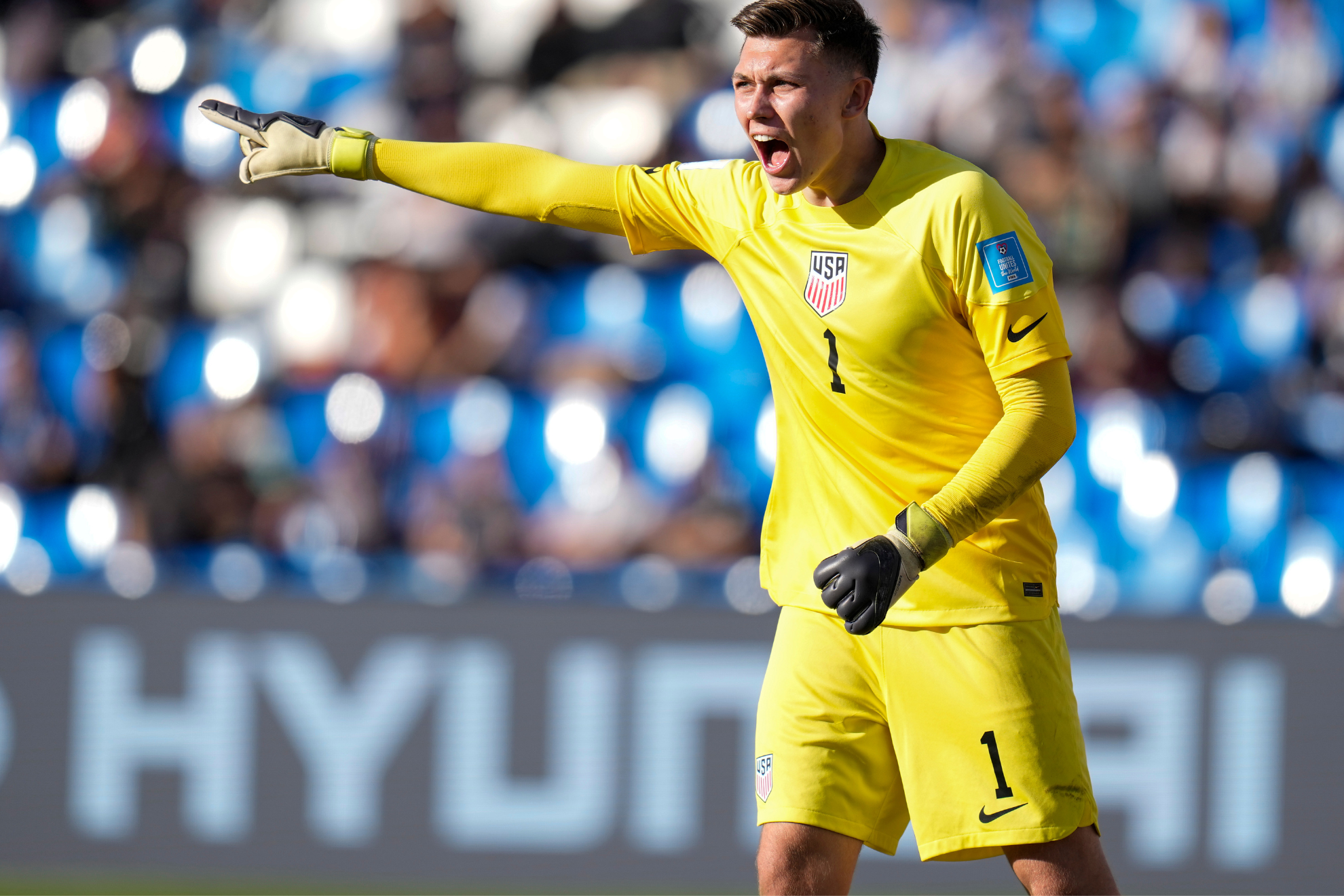 Chelsea's Gaga Slonina is one of the USMNT's goalkeepers for the Gold Cup.