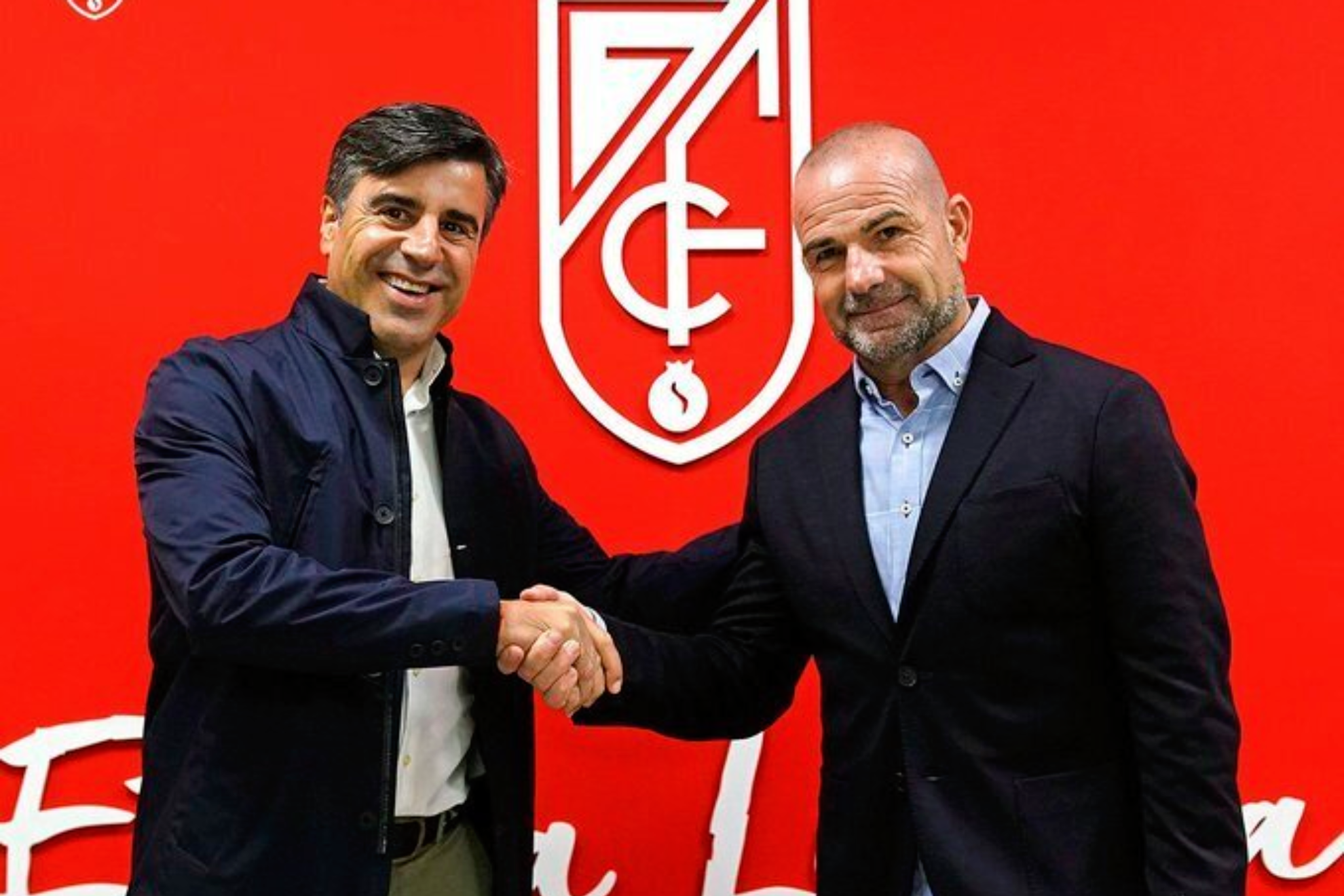 Nico Rodríguez, director deportivo del Granada, junto a Paco López, entrenador