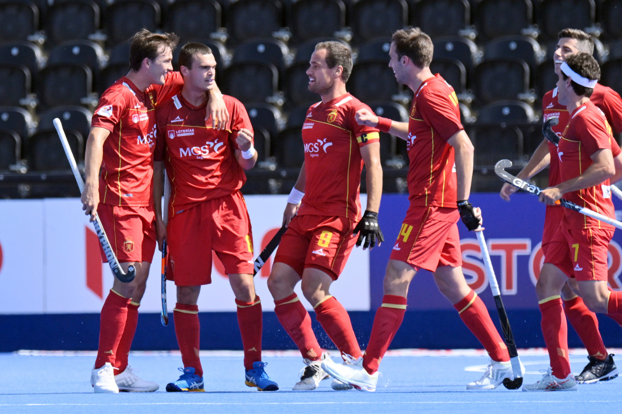 Jugadores de la selección española celebran un gol ante Países Bajos.